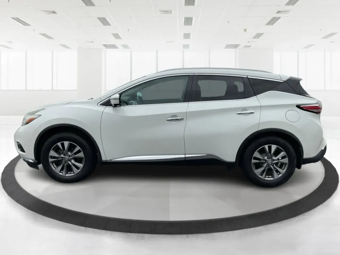 2015 Nissan Murano SL (5N1AZ2MH1FN) with an 3.5L V-6 DOHC engine, located at 8750 N County Rd 25A, Piqua, OH, 45356, (937) 908-9800, 40.164391, -84.232513 - **Elevate Your Everyday Adventures with the 2015 Nissan Murano SL at Advantage Car and Credit - Piqua!**<br /> <br /> Are you looking for a versatile vehicle that can seamlessly transition from family outings to weekend getaways? The 2015 Nissan Murano SL is the perfect companion for your everyday a - Photo#5
