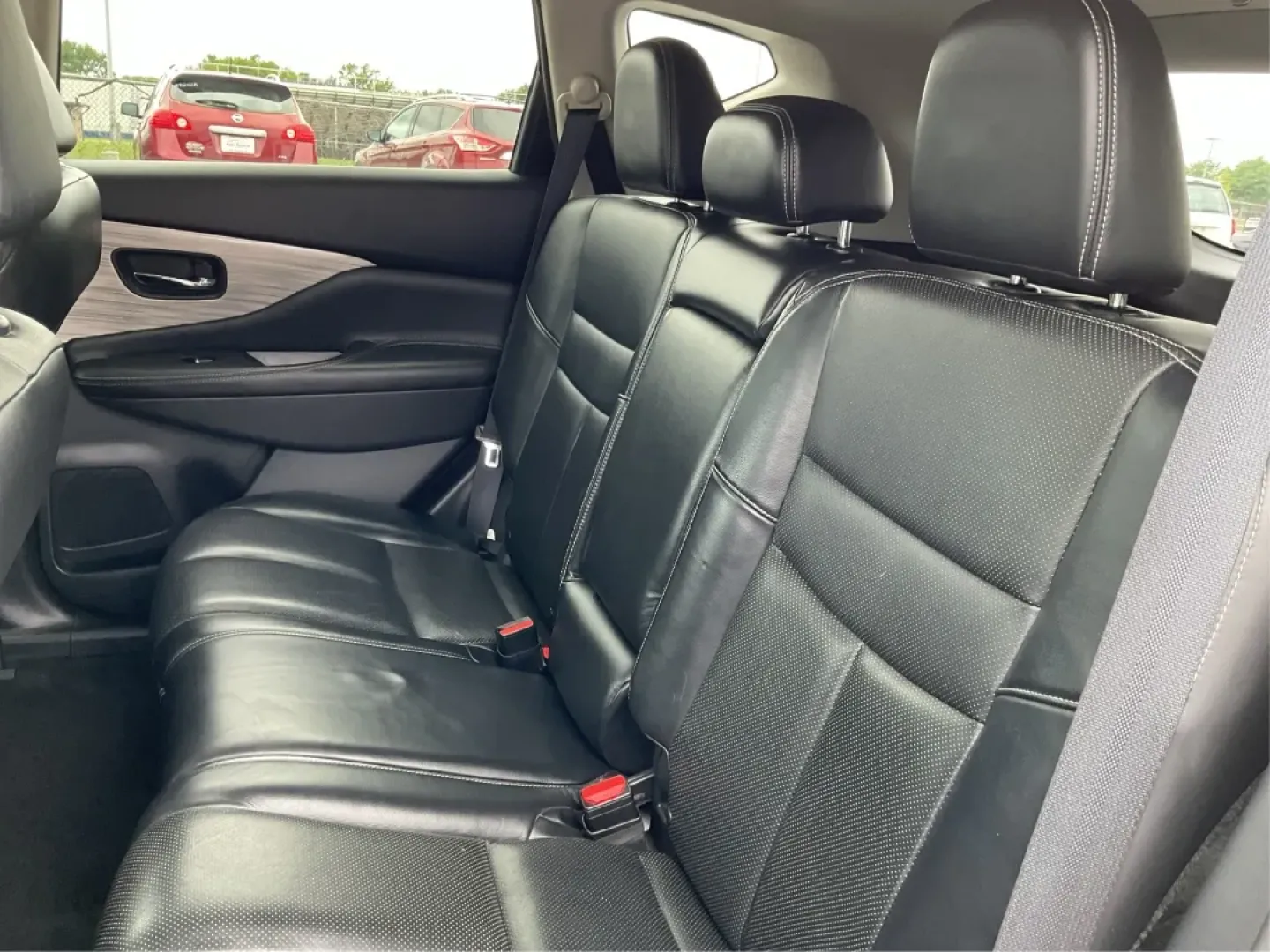 2015 Nissan Murano SL (5N1AZ2MH1FN) with an 3.5L V-6 DOHC engine, located at 8750 N County Rd 25A, Piqua, OH, 45356, (937) 908-9800, 40.164391, -84.232513 - **Elevate Your Everyday Adventures with the 2015 Nissan Murano SL at Advantage Car and Credit - Piqua!**<br /> <br /> Are you looking for a versatile vehicle that can seamlessly transition from family outings to weekend getaways? The 2015 Nissan Murano SL is the perfect companion for your everyday a - Photo#10