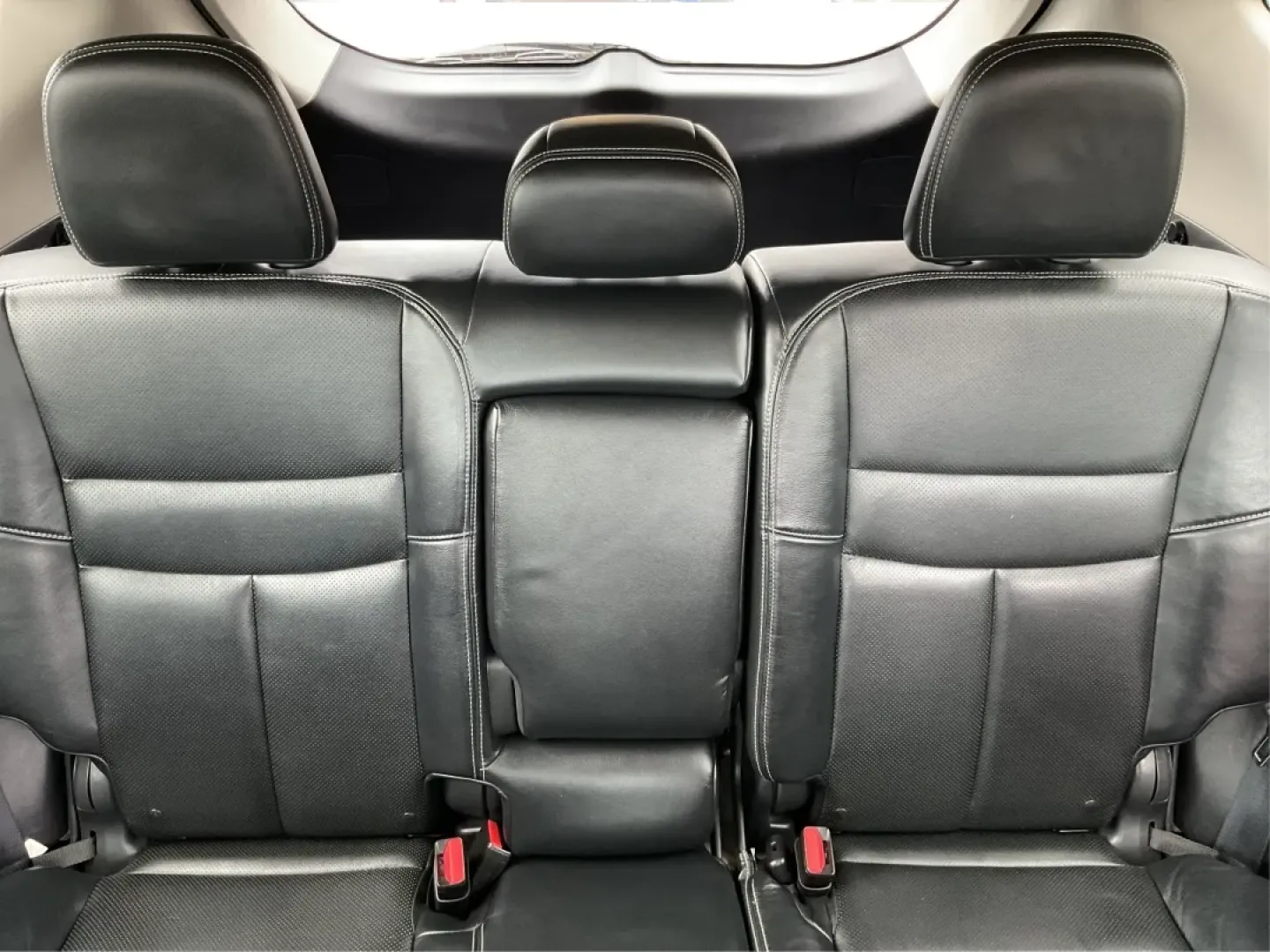 2015 Nissan Murano SL (5N1AZ2MH1FN) with an 3.5L V-6 DOHC engine, located at 8750 N County Rd 25A, Piqua, OH, 45356, (937) 908-9800, 40.164391, -84.232513 - **Elevate Your Everyday Adventures with the 2015 Nissan Murano SL at Advantage Car and Credit - Piqua!**<br /> <br /> Are you looking for a versatile vehicle that can seamlessly transition from family outings to weekend getaways? The 2015 Nissan Murano SL is the perfect companion for your everyday a - Photo#14