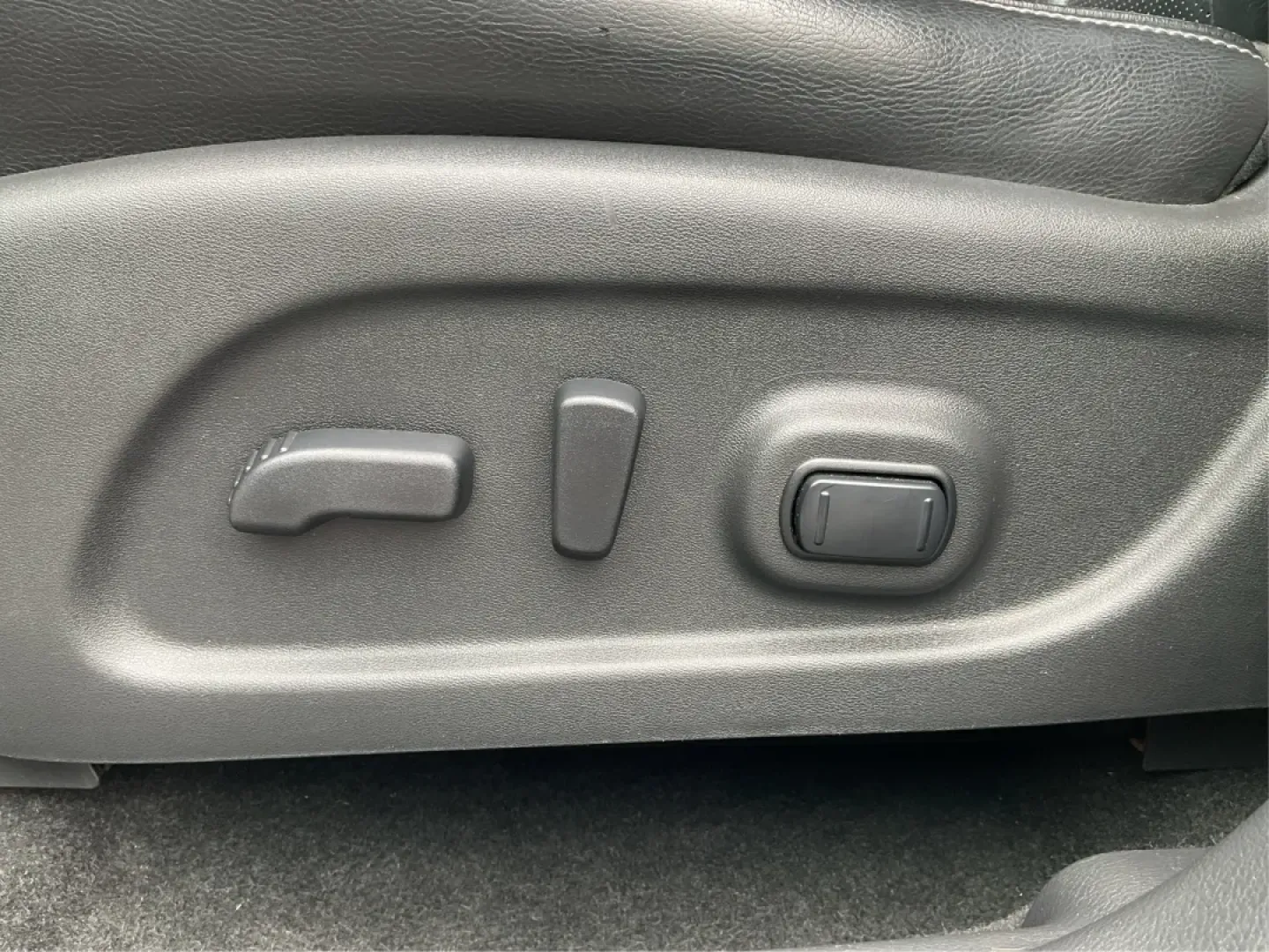 2015 Nissan Murano SL (5N1AZ2MH1FN) with an 3.5L V-6 DOHC engine, located at 8750 N County Rd 25A, Piqua, OH, 45356, (937) 908-9800, 40.164391, -84.232513 - **Elevate Your Everyday Adventures with the 2015 Nissan Murano SL at Advantage Car and Credit - Piqua!**<br /> <br /> Are you looking for a versatile vehicle that can seamlessly transition from family outings to weekend getaways? The 2015 Nissan Murano SL is the perfect companion for your everyday a - Photo#17