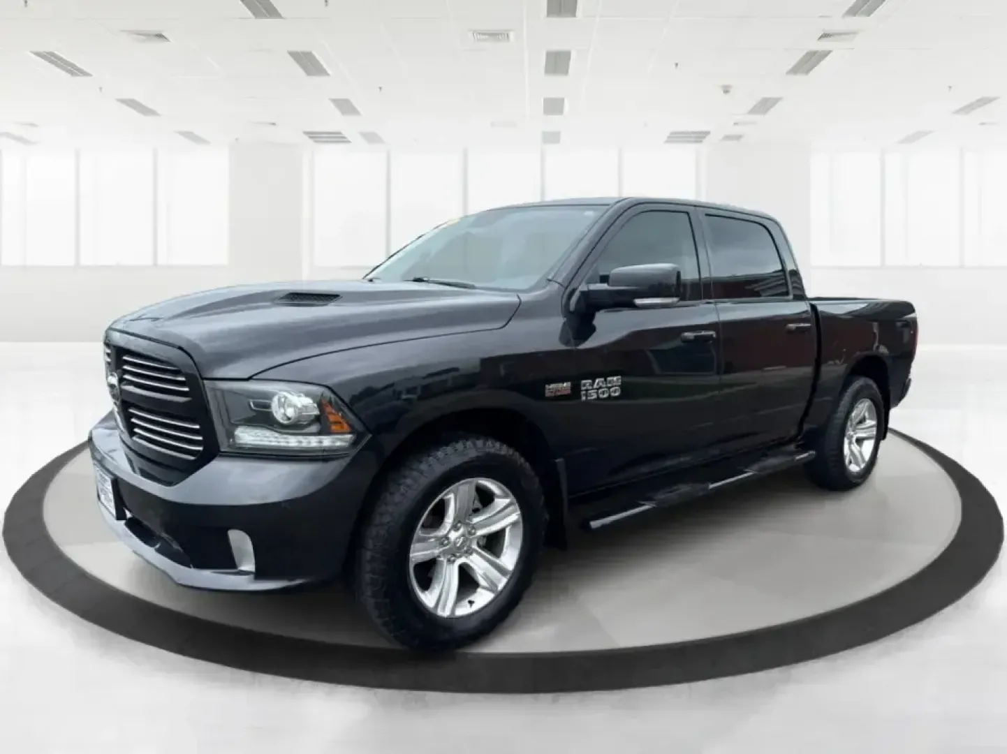 2016 Ram 1500 Sport (1C6RR7MT2GS) with an 5.7L V8 OHV 16V engine, 6A transmission, located at 4508 South Dixie Dr, Moraine, OH, 45439, (937) 908-9800, 39.689976, -84.218452 - **Unleash Your Adventurous Spirit with the 2016 Ram 1500 Sport!**<br /> <br /> Are you ready to elevate your driving experience? Whether you're navigating the daily grind of your commute, transporting the kids to soccer practice, or gearing up for a weekend adventure, the 2016 Ram 1500 Sport is desi - Photo#8