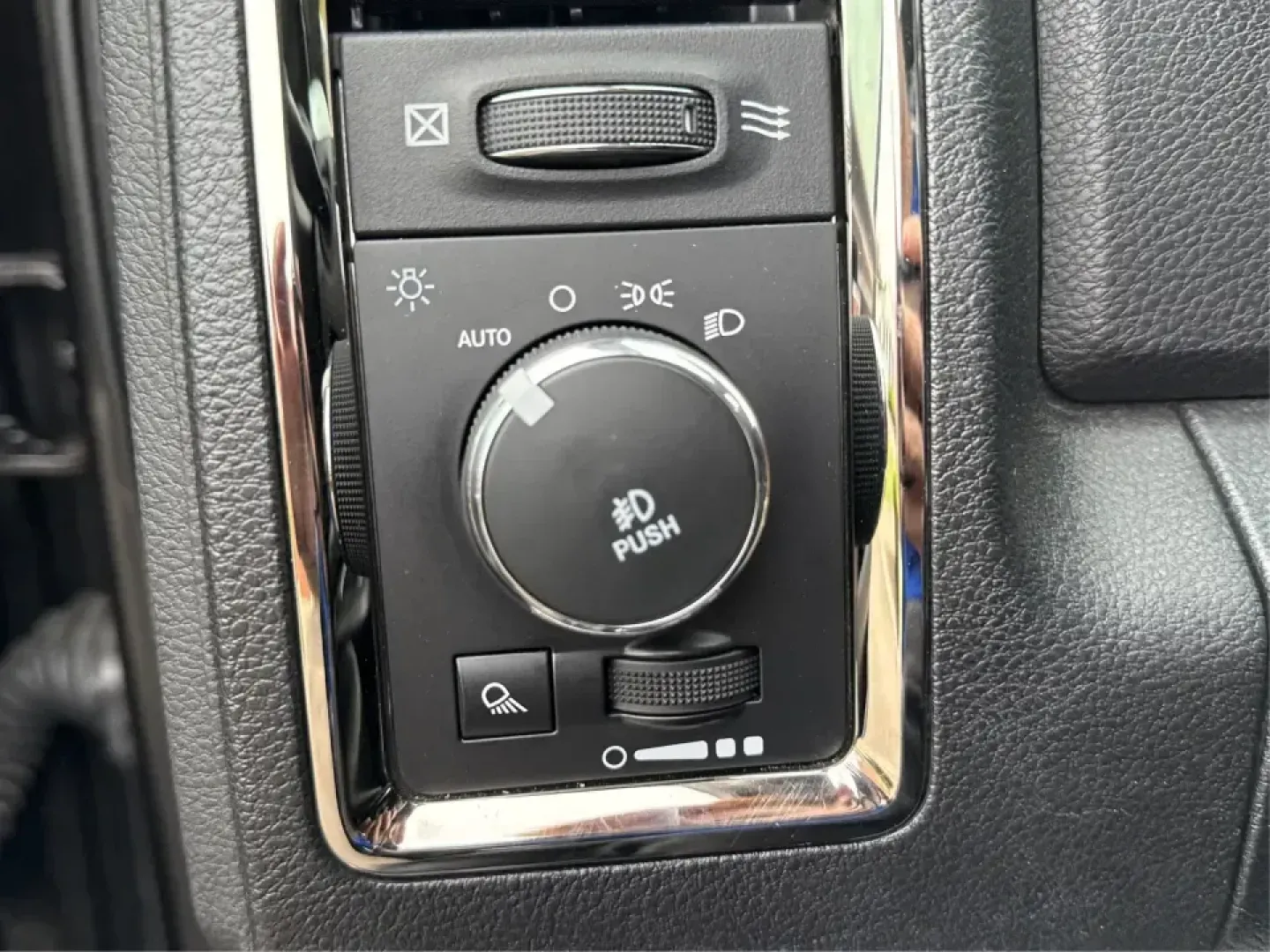 2016 Ram 1500 Sport (1C6RR7MT2GS) with an 5.7L V8 OHV 16V engine, 6A transmission, located at 4508 South Dixie Dr, Moraine, OH, 45439, (937) 908-9800, 39.689976, -84.218452 - **Unleash Your Adventurous Spirit with the 2016 Ram 1500 Sport!**<br /> <br /> Are you ready to elevate your driving experience? Whether you're navigating the daily grind of your commute, transporting the kids to soccer practice, or gearing up for a weekend adventure, the 2016 Ram 1500 Sport is desi - Photo#17