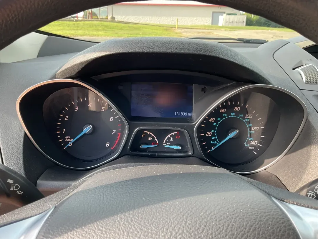 2015 Ford Escape SE (1FMCU0G76FU) with an Other engine, located at 4508 South Dixie Dr, Moraine, OH, 45439, (937) 908-9800, 39.689976, -84.218452 - **Discover the Ultimate Family Adventure Vehicle: 2015 Ford Escape SE at Advantage Car and Credit - Piqua**<br /> <br /> Are you ready to elevate your family road trips or weekend adventures? The 2015 Ford Escape SE offers the perfect blend of style, comfort, and utility to meet the demands of an ac - Photo#15