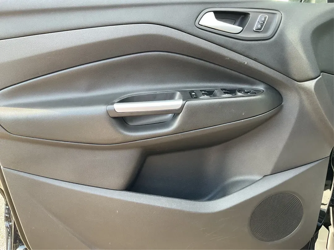 2015 Ford Escape SE (1FMCU0G76FU) with an Other engine, located at 4508 South Dixie Dr, Moraine, OH, 45439, (937) 908-9800, 39.689976, -84.218452 - **Discover the Ultimate Family Adventure Vehicle: 2015 Ford Escape SE at Advantage Car and Credit - Piqua**<br /> <br /> Are you ready to elevate your family road trips or weekend adventures? The 2015 Ford Escape SE offers the perfect blend of style, comfort, and utility to meet the demands of an ac - Photo#19