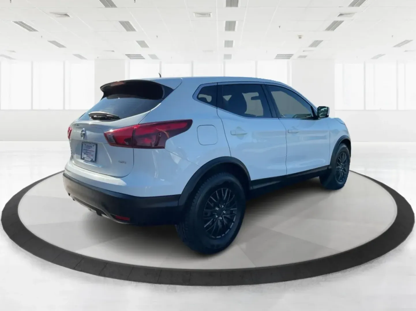 2018 Nissan Rogue S (JN1BJ1CR8JW) with an 2L I-4 gasoline direct injection engine, located at 1184 Kauffman Ave, Fairborn, OH, 45324, (937) 908-9800, 39.807072, -84.030914 - **Adventure Awaits with the 2018 Nissan Rogue: Your Ultimate Family SUV!**<br /> <br /> Are you in search of a reliable and spacious vehicle that caters to your family's active lifestyle? Look no further than the 2018 Nissan Rogue, available now at Advantage Car and Credit in Fairborn, OH. This vers - Photo#2