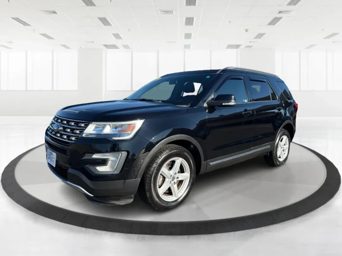 2017 Ford Explorer XLT (1FM5K8D82HG) with an EcoBoost 2.3L I-4 gasoline direct injection engine, located at 1184 Kauffman Ave, Fairborn, OH, 45324, (937) 908-9800, 39.807072, -84.030914 - **Explore Your Next Adventure with the 2017 Ford Explorer XLT at Advantage Car and Credit - Fairborn**<br /> <br /> Are you ready to upgrade your family vehicle for weekend getaways and daily adventures? Look no further than this stunning 2017 Ford Explorer XLT, a perfect blend of style, comfort, an - Photo#8