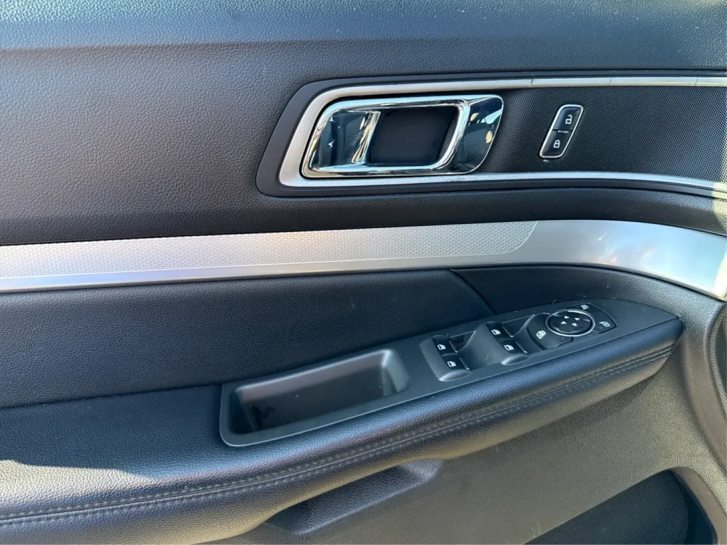 2017 Ford Explorer XLT (1FM5K8D82HG) with an EcoBoost 2.3L I-4 gasoline direct injection engine, located at 1184 Kauffman Ave, Fairborn, OH, 45324, (937) 908-9800, 39.807072, -84.030914 - **Explore Your Next Adventure with the 2017 Ford Explorer XLT at Advantage Car and Credit - Fairborn**<br /> <br /> Are you ready to upgrade your family vehicle for weekend getaways and daily adventures? Look no further than this stunning 2017 Ford Explorer XLT, a perfect blend of style, comfort, an - Photo#19