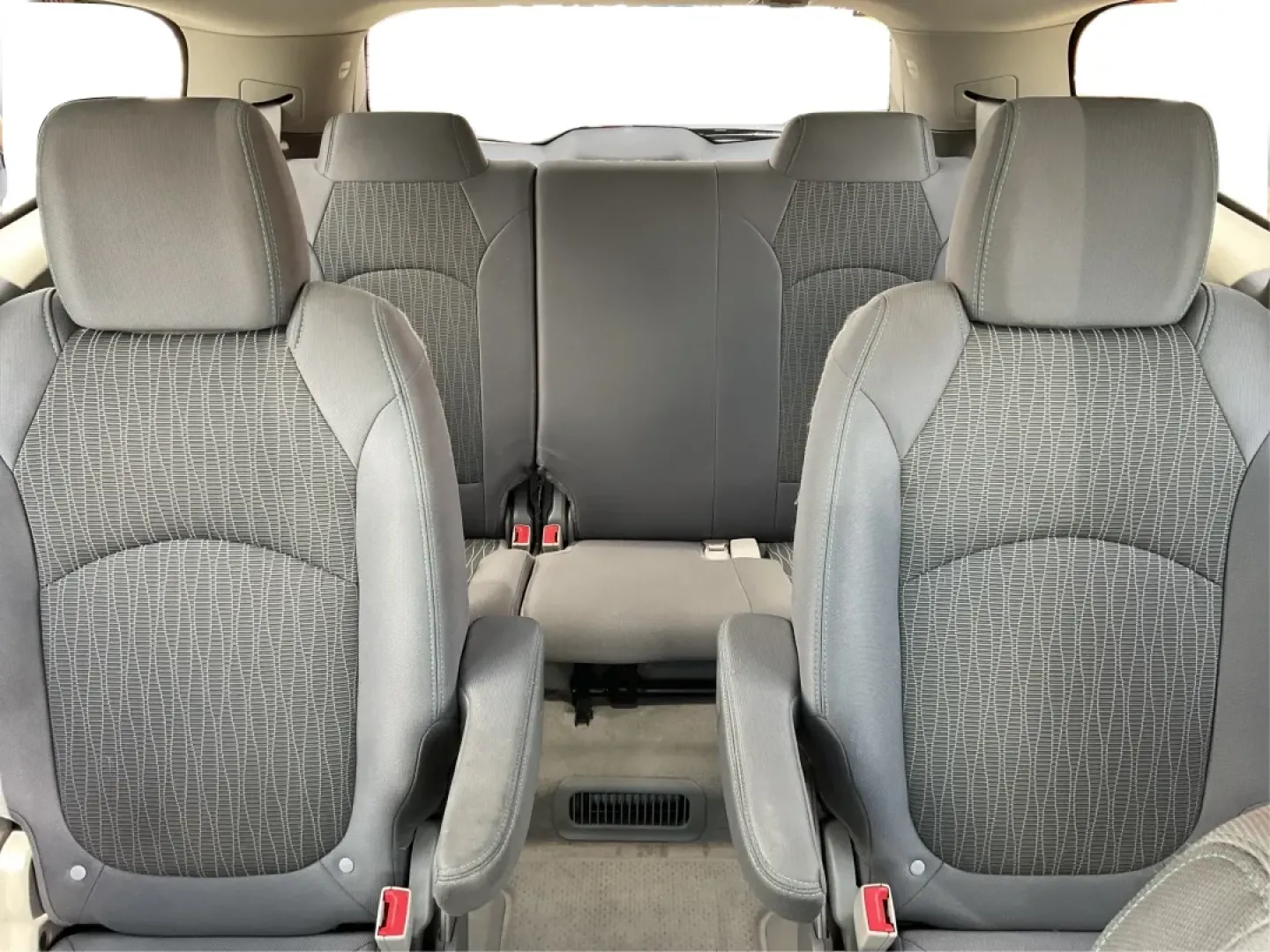 2015 Chevrolet Traverse 1LT (1GNKVGKD5FJ) with an 3.6L V-6 gasoline direct injection engine, located at 1951 S Dayton Lakeview Rd., New Carlisle, OH, 45344, (937) 908-9800, 39.890999, -84.050255 - ### 2015 Chevrolet Traverse 1LT: Your Family's Adventure Ready Vehicle!<br /> <br /> Are you ready to elevate your family adventures or tackle daily commutes with ease? The 2015 Chevrolet Traverse 1LT is here to meet all your needs! This spacious and versatile SUV is perfect for growing families, id - Photo#14