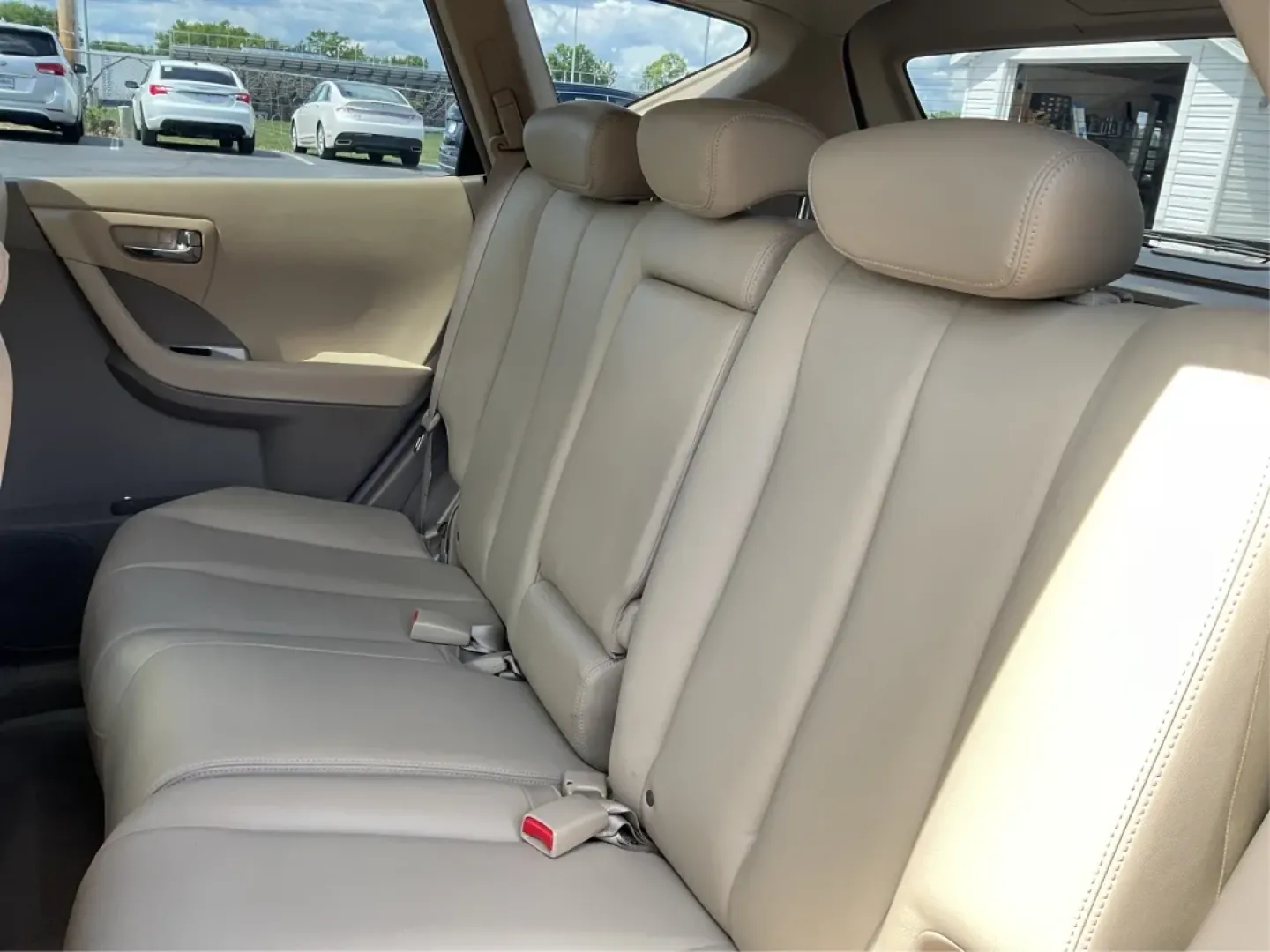 2007 Nissan Murano SL (JN8AZ08W37W) with an VQ 3.5L V-6 DOHC engine, located at 1230 East Main St, Xenia, OH, 45385, (937) 908-9800, 39.688026, -83.910172 - **Elevate Your Lifestyle with the 2007 Nissan Murano SL Perfect for Family Adventures and Daily Commuting!**<br /> <br /> Are you searching for the ideal vehicle that seamlessly blends style, comfort, and reliability? The 2007 Nissan Murano SL is the perfect fit for families on the go, weekend adve - Photo#10