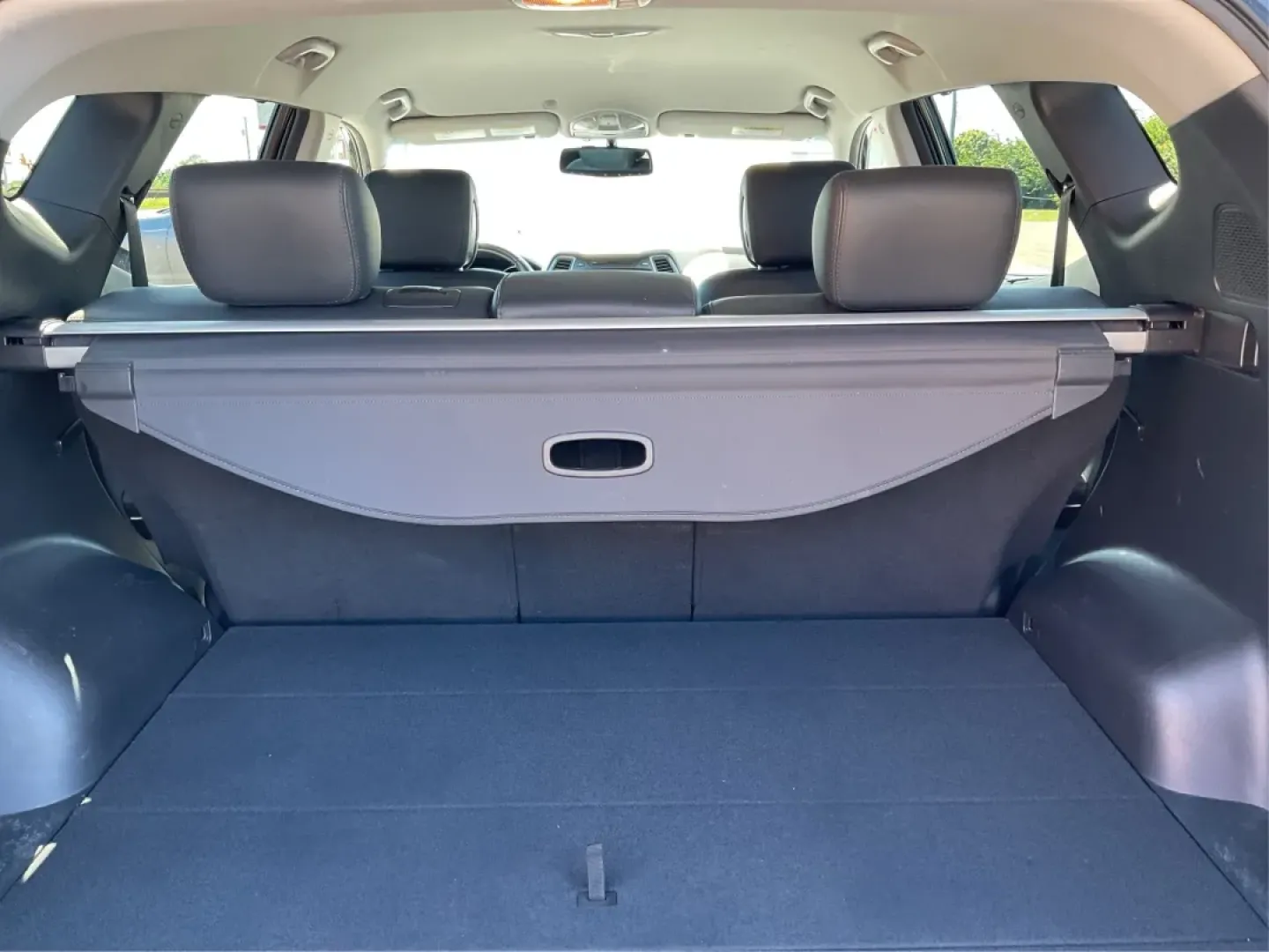 2014 Hyundai Santa Fe 2.0L Turbo (5XYZUDLA5EG) with an Theta II 2L I-4 gasoline direct injection engine, located at 8750 N County Rd 25A, Piqua, OH, 45356, (937) 908-9800, 40.164391, -84.232513 - Experience the thrill of adventure and family outings with our stunning 2014 Hyundai Santa Fe, available now at Advantage Car and Credit - Piqua, your friendly Buy Here Pay Here dealership located at 8750 N County Rd 25A, Piqua, OH 45356. This versatile SUV is designed for those who crave comfort, r - Photo#12