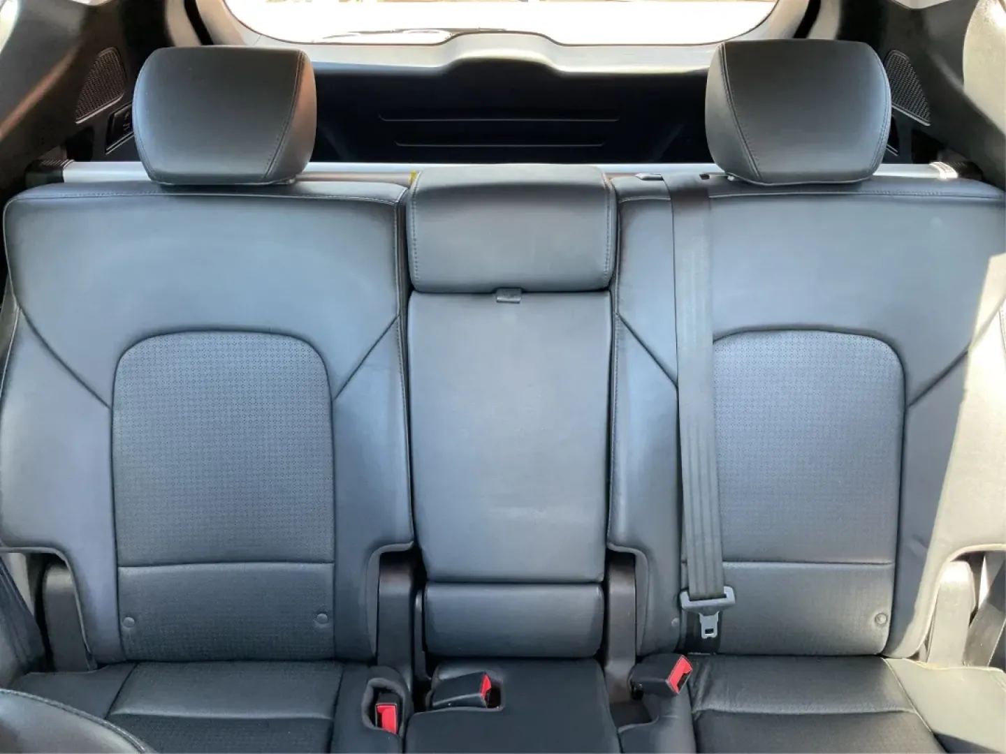 2014 Hyundai Santa Fe 2.0L Turbo (5XYZUDLA5EG) with an Theta II 2L I-4 gasoline direct injection engine, located at 8750 N County Rd 25A, Piqua, OH, 45356, (937) 908-9800, 40.164391, -84.232513 - Experience the thrill of adventure and family outings with our stunning 2014 Hyundai Santa Fe, available now at Advantage Car and Credit - Piqua, your friendly Buy Here Pay Here dealership located at 8750 N County Rd 25A, Piqua, OH 45356. This versatile SUV is designed for those who crave comfort, r - Photo#14