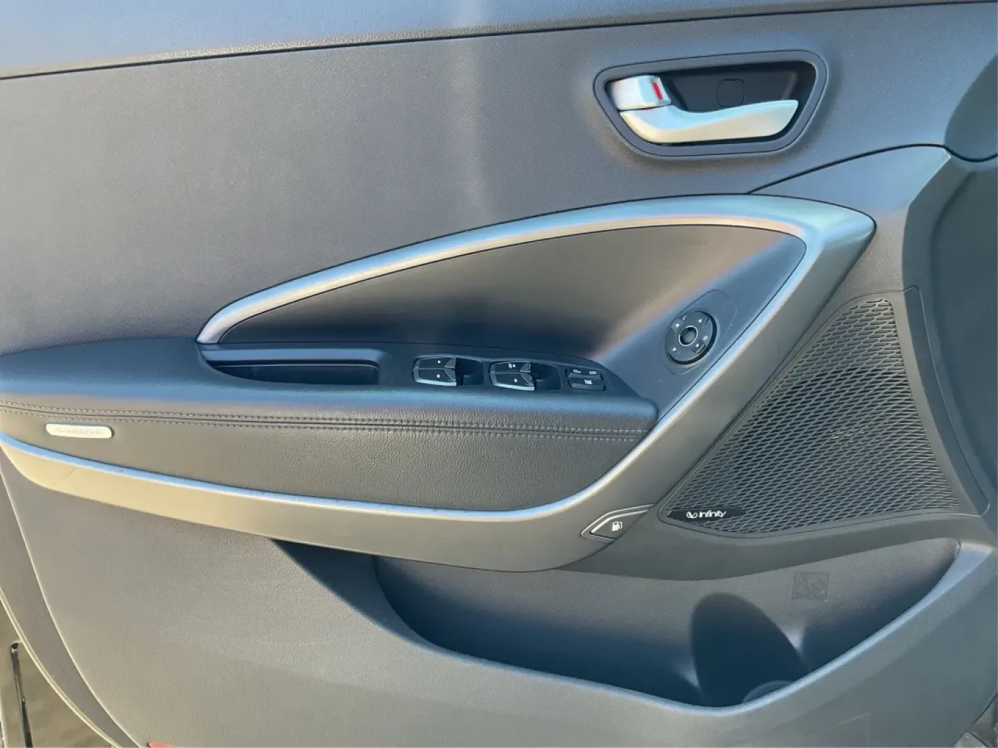 2014 Hyundai Santa Fe 2.0L Turbo (5XYZUDLA5EG) with an Theta II 2L I-4 gasoline direct injection engine, located at 8750 N County Rd 25A, Piqua, OH, 45356, (937) 908-9800, 40.164391, -84.232513 - Experience the thrill of adventure and family outings with our stunning 2014 Hyundai Santa Fe, available now at Advantage Car and Credit - Piqua, your friendly Buy Here Pay Here dealership located at 8750 N County Rd 25A, Piqua, OH 45356. This versatile SUV is designed for those who crave comfort, r - Photo#18