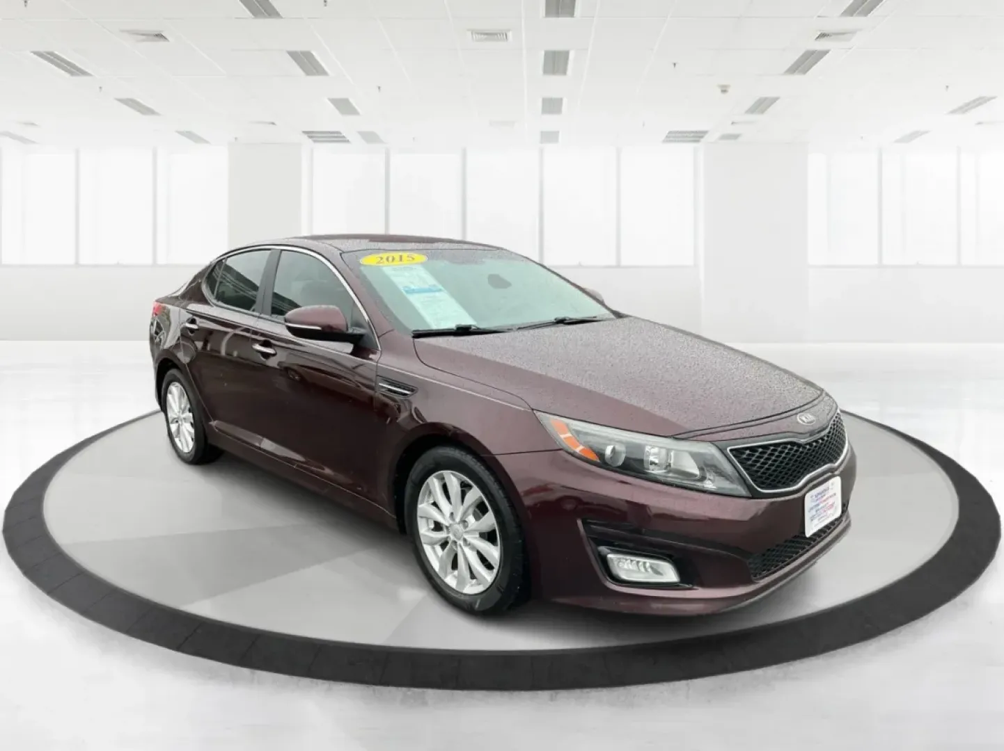 2015 Kia Optima LX (5XXGM4A72FG) with an Theta II 2.4L I-4 gasoline direct injection engine, located at 1951 S Dayton Lakeview Rd., New Carlisle, OH, 45344, (937) 908-9800, 39.890999, -84.050255 - **Discover the Perfect Blend of Comfort and Reliability with This 2015 Kia Optima LX Ideal for Your Daily Commute or Family Road Trips!**<br /> <br /> Are you ready to elevate your driving experience? The 2015 Kia Optima LX, available at Advantage Car and Credit in Fairborn, OH, is the answer to yo - Photo#2