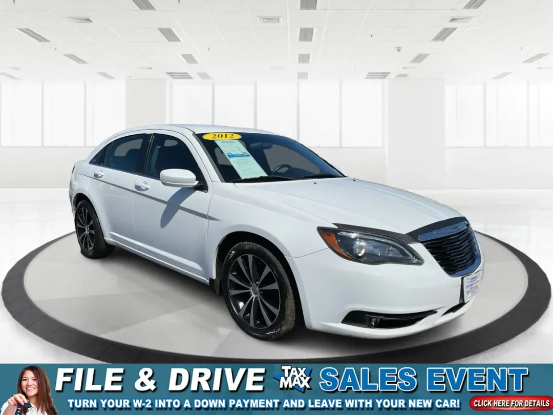 2012 Chrysler 200 Touring's photo