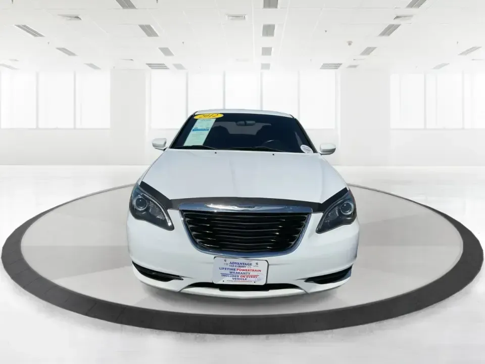 2012 Chrysler 200 Touring (1C3CCBBG4CN) with an 3.6L V6 DOHC 24V FFV engine, 6-Speed Automatic transmission, located at 1230 East Main St, Xenia, OH, 45385, (937) 908-9800, 39.688026, -83.910172 - Unleash your driving potential with the perfect blend of style, comfort, and functionality-ideal for growing families or anyone seeking a reliable commuter vehicle. Introducing the 2012 Chrysler 200 Touring sedan, now available at Advantage Car and Credit in Troy, OH. Located at 1099 N County Rd 25A - Photo#7