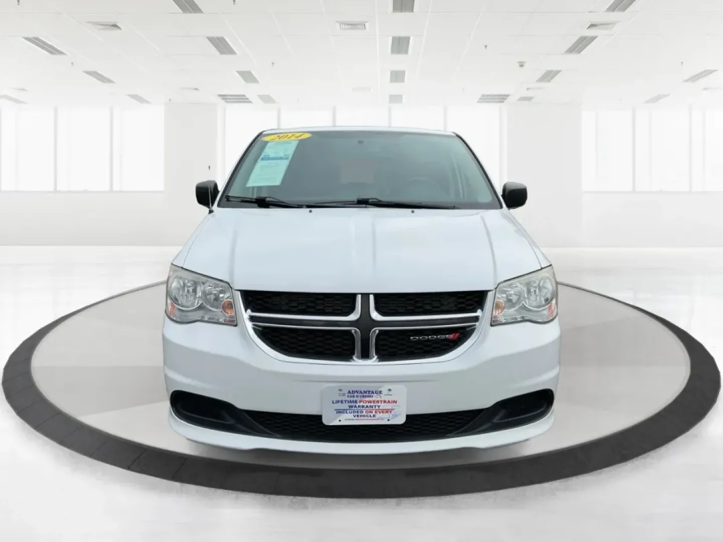 2014 Dodge Grand Caravan SE (2C4RDGBG7ER) with an 3.6L V-6 DOHC engine, located at 880 E. National Road, Vandalia, OH, 45377, (937) 908-9800, 39.891918, -84.183594 - Are you ready to elevate your family's adventures? Look no further than the 2014 Dodge Grand Caravan SE, an exceptional passenger van that perfectly balances comfort, convenience, and capability for growing families or those needing spacious transportation. Whether you're planning weekend getaways, - Photo#7