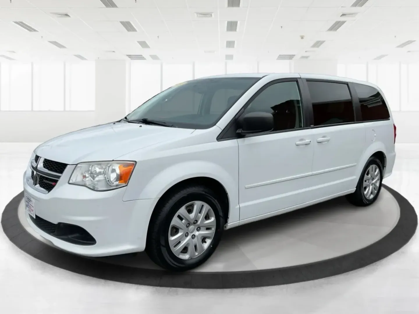 2014 Dodge Grand Caravan SE (2C4RDGBG7ER) with an 3.6L V-6 DOHC engine, located at 880 E. National Road, Vandalia, OH, 45377, (937) 908-9800, 39.891918, -84.183594 - Are you ready to elevate your family's adventures? Look no further than the 2014 Dodge Grand Caravan SE, an exceptional passenger van that perfectly balances comfort, convenience, and capability for growing families or those needing spacious transportation. Whether you're planning weekend getaways, - Photo#8