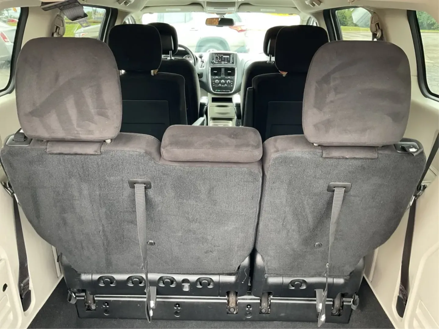 2014 Dodge Grand Caravan SE (2C4RDGBG7ER) with an 3.6L V-6 DOHC engine, located at 880 E. National Road, Vandalia, OH, 45377, (937) 908-9800, 39.891918, -84.183594 - Are you ready to elevate your family's adventures? Look no further than the 2014 Dodge Grand Caravan SE, an exceptional passenger van that perfectly balances comfort, convenience, and capability for growing families or those needing spacious transportation. Whether you're planning weekend getaways, - Photo#12