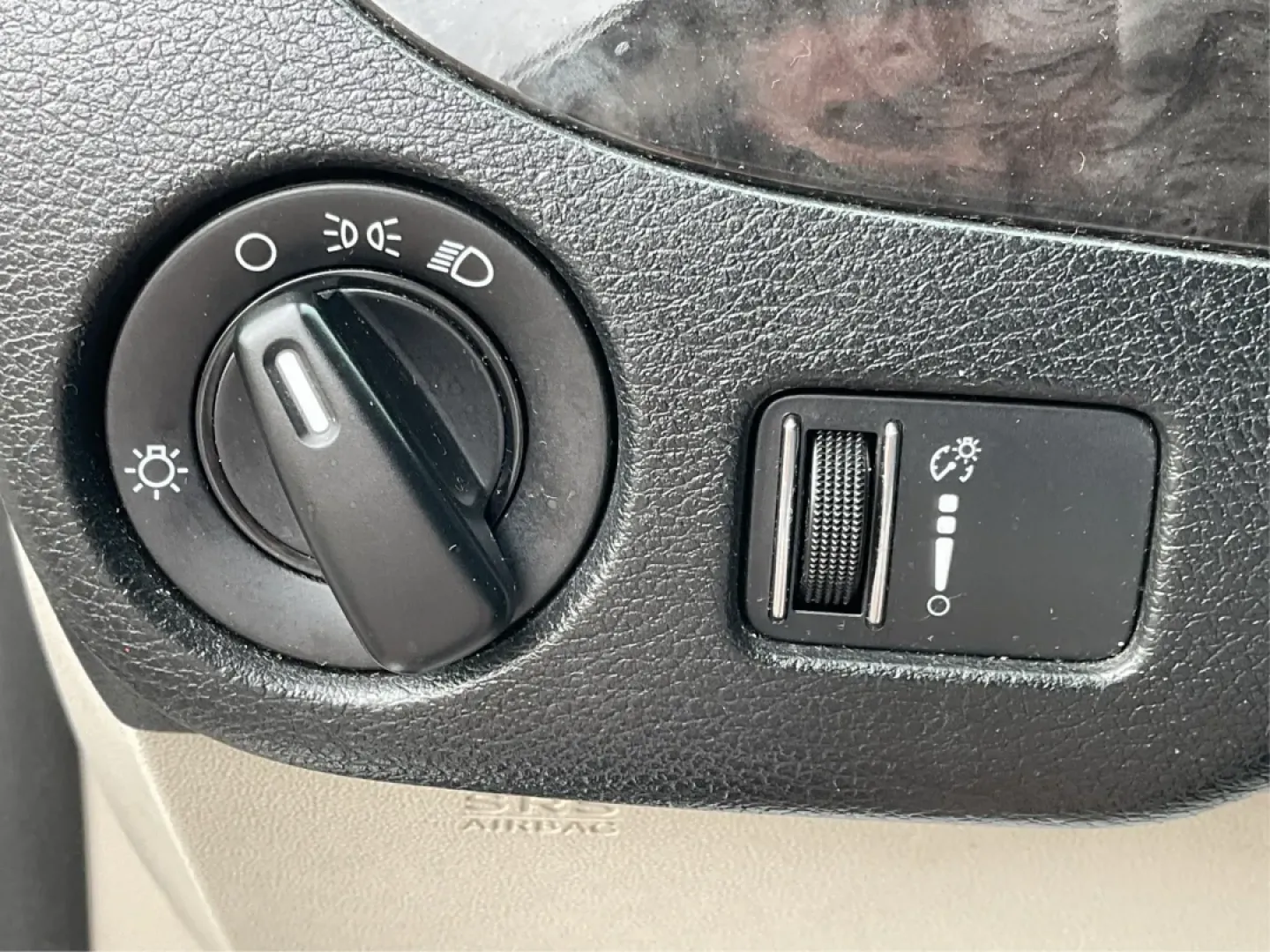 2014 Dodge Grand Caravan SE (2C4RDGBG7ER) with an 3.6L V-6 DOHC engine, located at 880 E. National Road, Vandalia, OH, 45377, (937) 908-9800, 39.891918, -84.183594 - Are you ready to elevate your family's adventures? Look no further than the 2014 Dodge Grand Caravan SE, an exceptional passenger van that perfectly balances comfort, convenience, and capability for growing families or those needing spacious transportation. Whether you're planning weekend getaways, - Photo#17