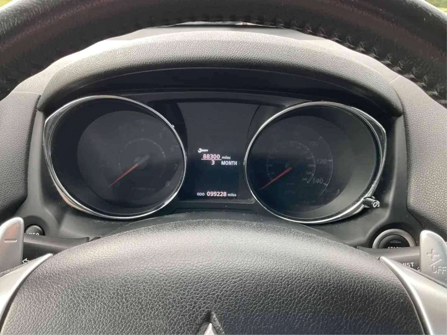 2013 Mitsubishi Outlander SE (4A4AR4AU8DE) with an 2L I-4 DOHC engine, located at 880 E. National Road, Vandalia, OH, 45377, (937) 908-9800, 39.891918, -84.183594 - **Discover the Ideal Adventure Companion: 2013 Mitsubishi Outlander SE at Advantage Car and Credit - Vandalia**<br /> <br /> Are you ready for your next family road trip or weekend adventure? The 2013 Mitsubishi Outlander SE is the perfect SUV for those who crave flexibility and comfort without sacr - Photo#15