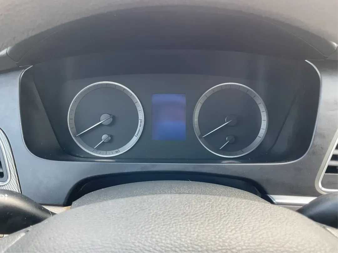 2016 Hyundai Sonata Sport (5NPE34AF2GH) with an 2.4L L4 DOHC 16V engine, 6-Speed Automatic transmission, located at 401 Woodman Dr, Riverside, OH, 45431, (937) 908-9800, 39.760899, -84.123421 - ### Unlock Your Journey with the 2016 Hyundai Sonata Sport at Advantage Car and Credit - Fairborn<br /> <br /> Are you in the market for a vehicle that can effortlessly transition from daily commutes to weekend getaways? Look no further than the 2016 Hyundai Sonata Sport, available now at Advantage - Photo#15