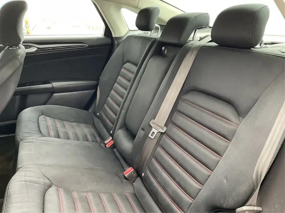 2016 Ford Fusion SE (3FA6P0HD1GR) with an 1.5L L4 DOHC 16V engine, 6-Speed Automatic transmission, located at 1099 N County Rd 25A, Troy, OH, 45373, (937) 908-9800, 40.057079, -84.212883 - **Experience Style and Comfort with the 2016 Ford Fusion SE at Advantage Car and Credit in Fairborn, OH!**<br /> <br /> Are you looking for a versatile sedan that fits seamlessly into your busy lifestyle? Whether you're a commuter tackling daily traffic, a growing family seeking comfort on the road, - Photo#10