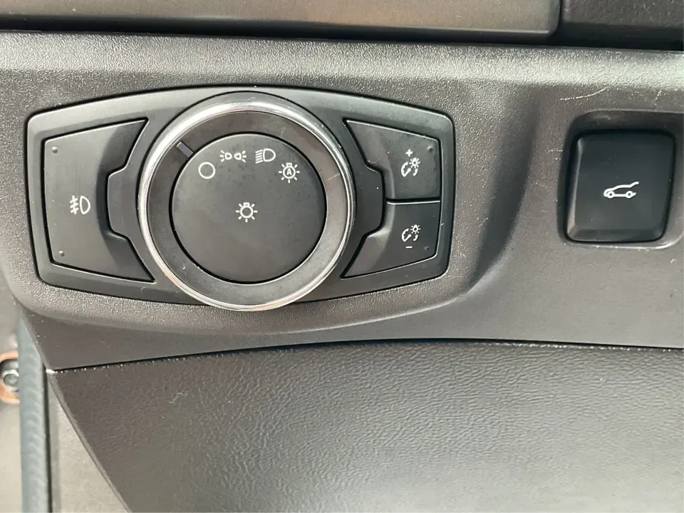 2016 Ford Fusion SE (3FA6P0HD1GR) with an 1.5L L4 DOHC 16V engine, 6-Speed Automatic transmission, located at 1099 N County Rd 25A, Troy, OH, 45373, (937) 908-9800, 40.057079, -84.212883 - **Experience Style and Comfort with the 2016 Ford Fusion SE at Advantage Car and Credit in Fairborn, OH!**<br /> <br /> Are you looking for a versatile sedan that fits seamlessly into your busy lifestyle? Whether you're a commuter tackling daily traffic, a growing family seeking comfort on the road, - Photo#17