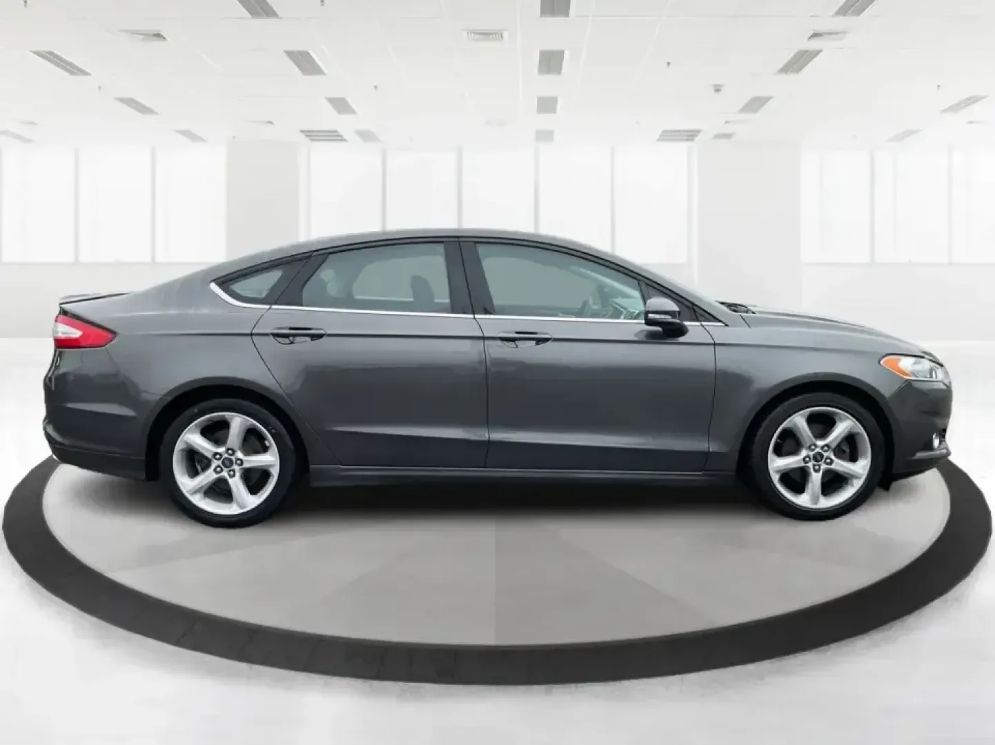 2016 Ford Fusion SE (3FA6P0HD1GR) with an 1.5L L4 DOHC 16V engine, 6-Speed Automatic transmission, located at 1230 East Main St, Xenia, OH, 45385, (937) 908-9800, 39.688026, -83.910172 - **Experience Style and Comfort with the 2016 Ford Fusion SE at Advantage Car and Credit in Fairborn, OH!**<br /> <br /> Are you looking for a versatile sedan that fits seamlessly into your busy lifestyle? Whether you're a commuter tackling daily traffic, a growing family seeking comfort on the road, - Photo#1