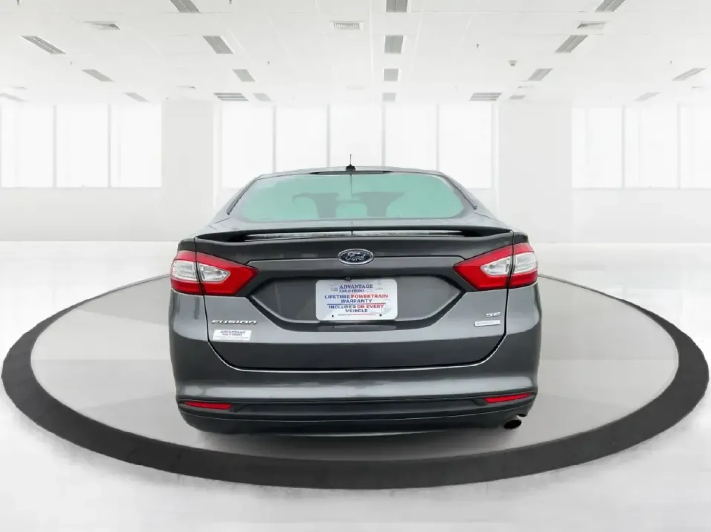 2016 Ford Fusion SE (3FA6P0HD1GR) with an 1.5L L4 DOHC 16V engine, 6-Speed Automatic transmission, located at 1230 East Main St, Xenia, OH, 45385, (937) 908-9800, 39.688026, -83.910172 - **Experience Style and Comfort with the 2016 Ford Fusion SE at Advantage Car and Credit in Fairborn, OH!**<br /> <br /> Are you looking for a versatile sedan that fits seamlessly into your busy lifestyle? Whether you're a commuter tackling daily traffic, a growing family seeking comfort on the road, - Photo#3