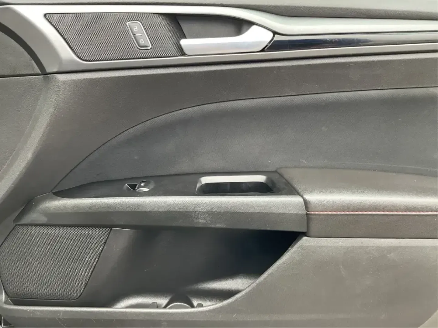 2016 Ford Fusion SE (3FA6P0HD1GR) with an 1.5L L4 DOHC 16V engine, 6-Speed Automatic transmission, located at 1230 East Main St, Xenia, OH, 45385, (937) 908-9800, 39.688026, -83.910172 - **Experience Style and Comfort with the 2016 Ford Fusion SE at Advantage Car and Credit in Fairborn, OH!**<br /> <br /> Are you looking for a versatile sedan that fits seamlessly into your busy lifestyle? Whether you're a commuter tackling daily traffic, a growing family seeking comfort on the road, - Photo#20
