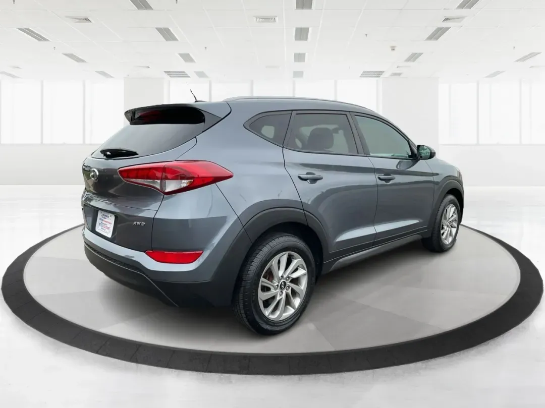 2016 Hyundai Tucson SE (KM8J3CA43GU) with an Nu 2L I-4 gasoline direct injection engine, located at 1230 East Main St, Xenia, OH, 45385, (937) 908-9800, 39.688026, -83.910172 - **Elevate Your Daily Drive with the 2016 Hyundai Tucson SE Perfect for Your Active Lifestyle!**<br /> <br /> Are you in search of a reliable vehicle that fits your busy lifestyle? The 2016 Hyundai Tucson SE, available now at Advantage Car and Credit in Piqua, OH, is the ultimate SUV for those on th - Photo#2