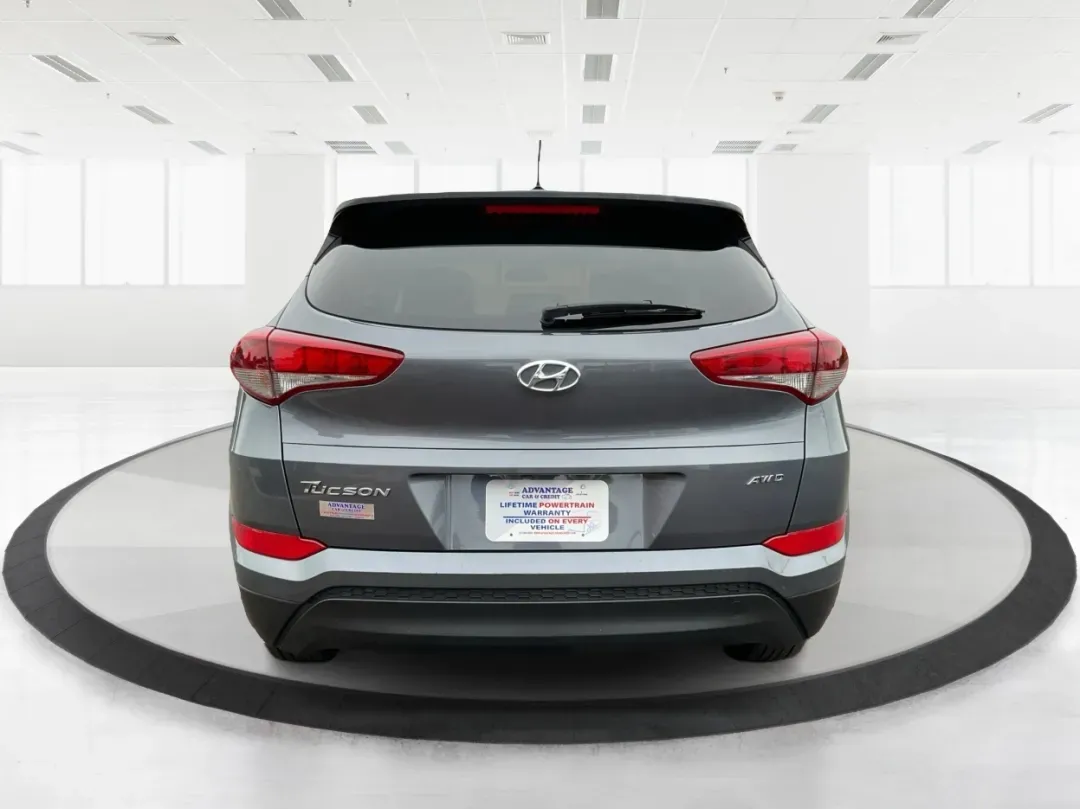 2016 Hyundai Tucson SE (KM8J3CA43GU) with an Nu 2L I-4 gasoline direct injection engine, located at 1230 East Main St, Xenia, OH, 45385, (937) 908-9800, 39.688026, -83.910172 - **Elevate Your Daily Drive with the 2016 Hyundai Tucson SE Perfect for Your Active Lifestyle!**<br /> <br /> Are you in search of a reliable vehicle that fits your busy lifestyle? The 2016 Hyundai Tucson SE, available now at Advantage Car and Credit in Piqua, OH, is the ultimate SUV for those on th - Photo#3
