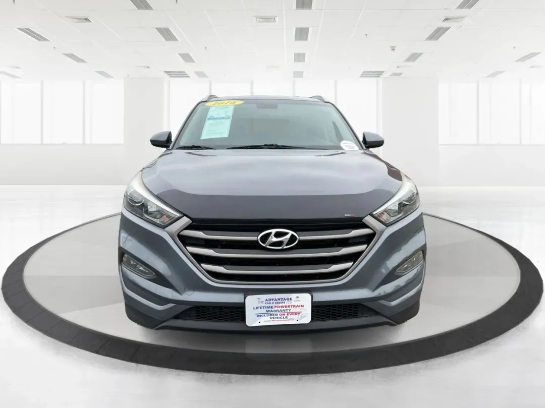 2016 Hyundai Tucson SE (KM8J3CA43GU) with an Nu 2L I-4 gasoline direct injection engine, located at 1230 East Main St, Xenia, OH, 45385, (937) 908-9800, 39.688026, -83.910172 - **Elevate Your Daily Drive with the 2016 Hyundai Tucson SE Perfect for Your Active Lifestyle!**<br /> <br /> Are you in search of a reliable vehicle that fits your busy lifestyle? The 2016 Hyundai Tucson SE, available now at Advantage Car and Credit in Piqua, OH, is the ultimate SUV for those on th - Photo#7