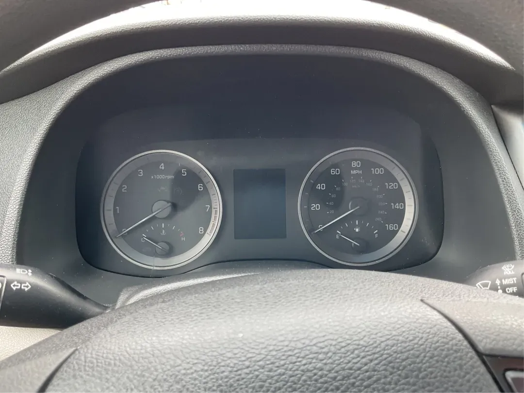 2016 Hyundai Tucson SE (KM8J3CA43GU) with an Nu 2L I-4 gasoline direct injection engine, located at 1230 East Main St, Xenia, OH, 45385, (937) 908-9800, 39.688026, -83.910172 - **Elevate Your Daily Drive with the 2016 Hyundai Tucson SE Perfect for Your Active Lifestyle!**<br /> <br /> Are you in search of a reliable vehicle that fits your busy lifestyle? The 2016 Hyundai Tucson SE, available now at Advantage Car and Credit in Piqua, OH, is the ultimate SUV for those on th - Photo#15