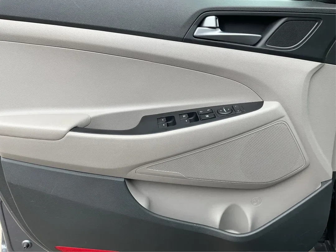 2016 Hyundai Tucson SE (KM8J3CA43GU) with an Nu 2L I-4 gasoline direct injection engine, located at 1230 East Main St, Xenia, OH, 45385, (937) 908-9800, 39.688026, -83.910172 - **Elevate Your Daily Drive with the 2016 Hyundai Tucson SE Perfect for Your Active Lifestyle!**<br /> <br /> Are you in search of a reliable vehicle that fits your busy lifestyle? The 2016 Hyundai Tucson SE, available now at Advantage Car and Credit in Piqua, OH, is the ultimate SUV for those on th - Photo#18