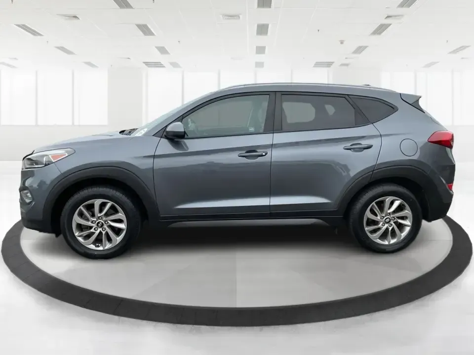 2016 Hyundai Tucson SE (KM8J3CA43GU) with an Nu 2L I-4 gasoline direct injection engine, 6A transmission, located at 1099 N County Rd 25A, Troy, OH, 45373, (937) 908-9800, 40.057079, -84.212883 - **Elevate Your Daily Drive with the 2016 Hyundai Tucson SE Perfect for Your Active Lifestyle!**<br /> <br /> Are you in search of a reliable vehicle that fits your busy lifestyle? The 2016 Hyundai Tucson SE, available now at Advantage Car and Credit in Piqua, OH, is the ultimate SUV for those on th - Photo#5