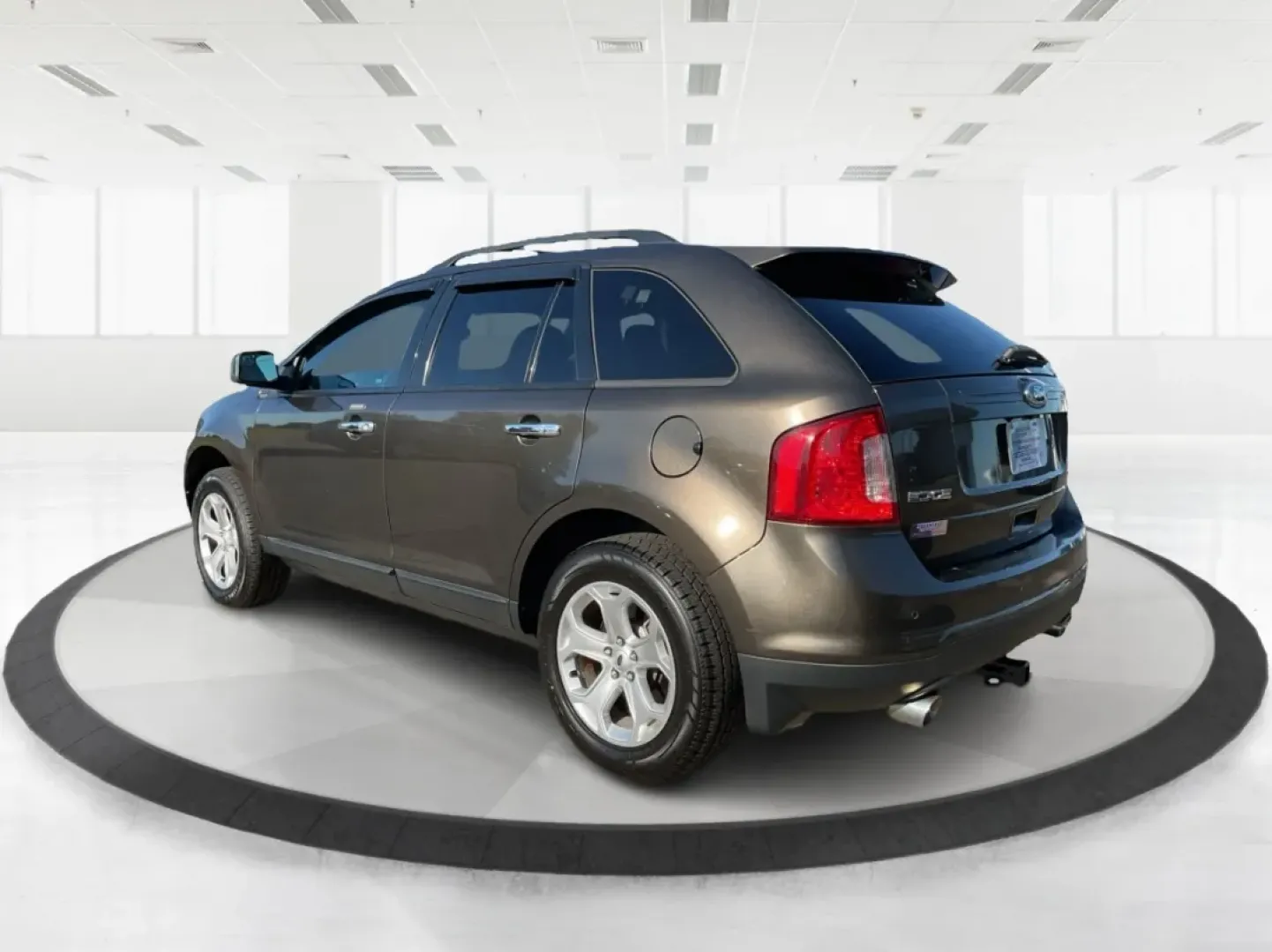 2011 Ford Edge SEL (2FMDK4JC9BB) with an 3.5L V-6 DOHC engine, located at 4508 South Dixie Dr, Moraine, OH, 45439, (937) 908-9800, 39.689976, -84.218452 - **Adventure Awaits with the 2011 Ford Edge SEL Perfect for Family Road Trips and Daily Commuting!**<br /> <br /> Are you ready to elevate your driving experience with a perfect blend of style, comfort, and capability? Look no further than this stunning 2011 Ford Edge SEL, ideal for families seeking - Photo#4