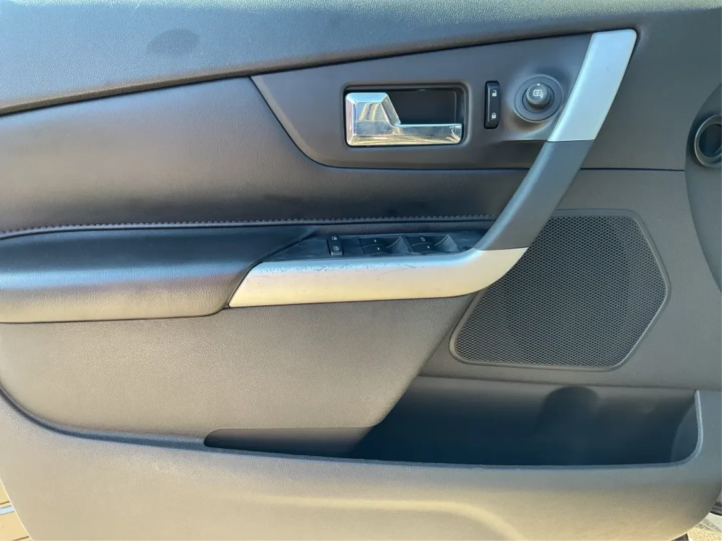 2011 Ford Edge SEL (2FMDK4JC9BB) with an 3.5L V-6 DOHC engine, located at 4508 South Dixie Dr, Moraine, OH, 45439, (937) 908-9800, 39.689976, -84.218452 - **Adventure Awaits with the 2011 Ford Edge SEL Perfect for Family Road Trips and Daily Commuting!**<br /> <br /> Are you ready to elevate your driving experience with a perfect blend of style, comfort, and capability? Look no further than this stunning 2011 Ford Edge SEL, ideal for families seeking - Photo#19