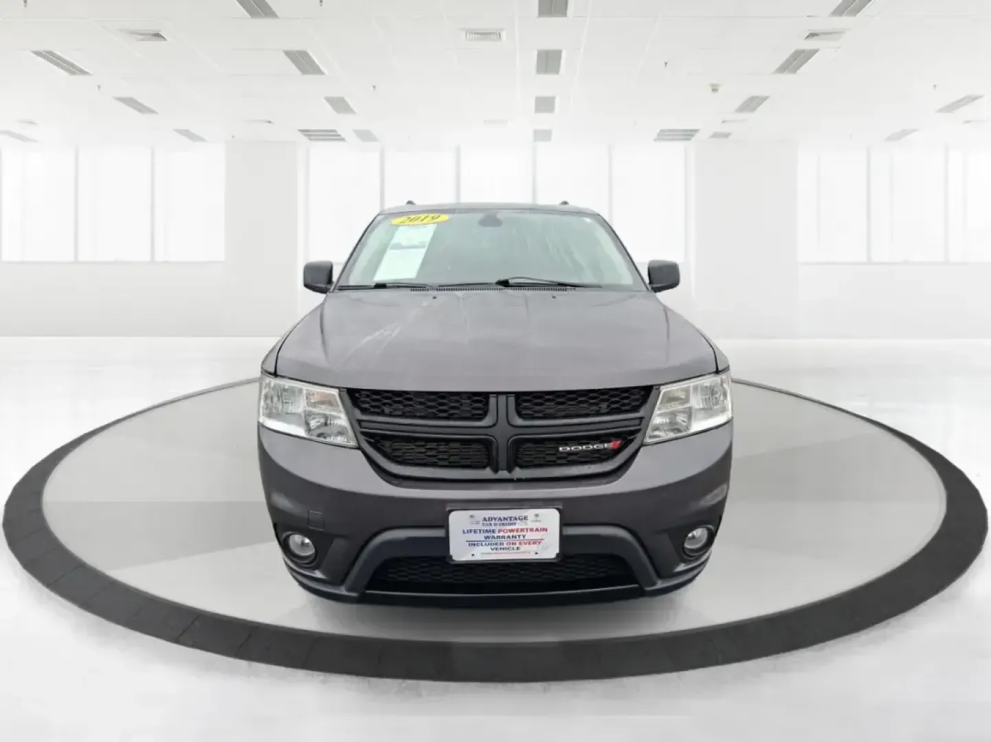 2019 Dodge Journey SE (3C4PDCBB0KT) with an 2.4L L6 DOHC 16V engine, 4A transmission, located at 1230 East Main St, Xenia, OH, 45385, (937) 908-9800, 39.688026, -83.910172 - ### Discover Your Next Adventure with the 2019 Dodge Journey SE Perfect for Growing Families!<br /> <br /> Are you looking for a reliable and spacious SUV that can accommodate your family's needs and adventures? Look no further than this 2019 Dodge Journey SE, now available at Advantage Car and Cre - Photo#7