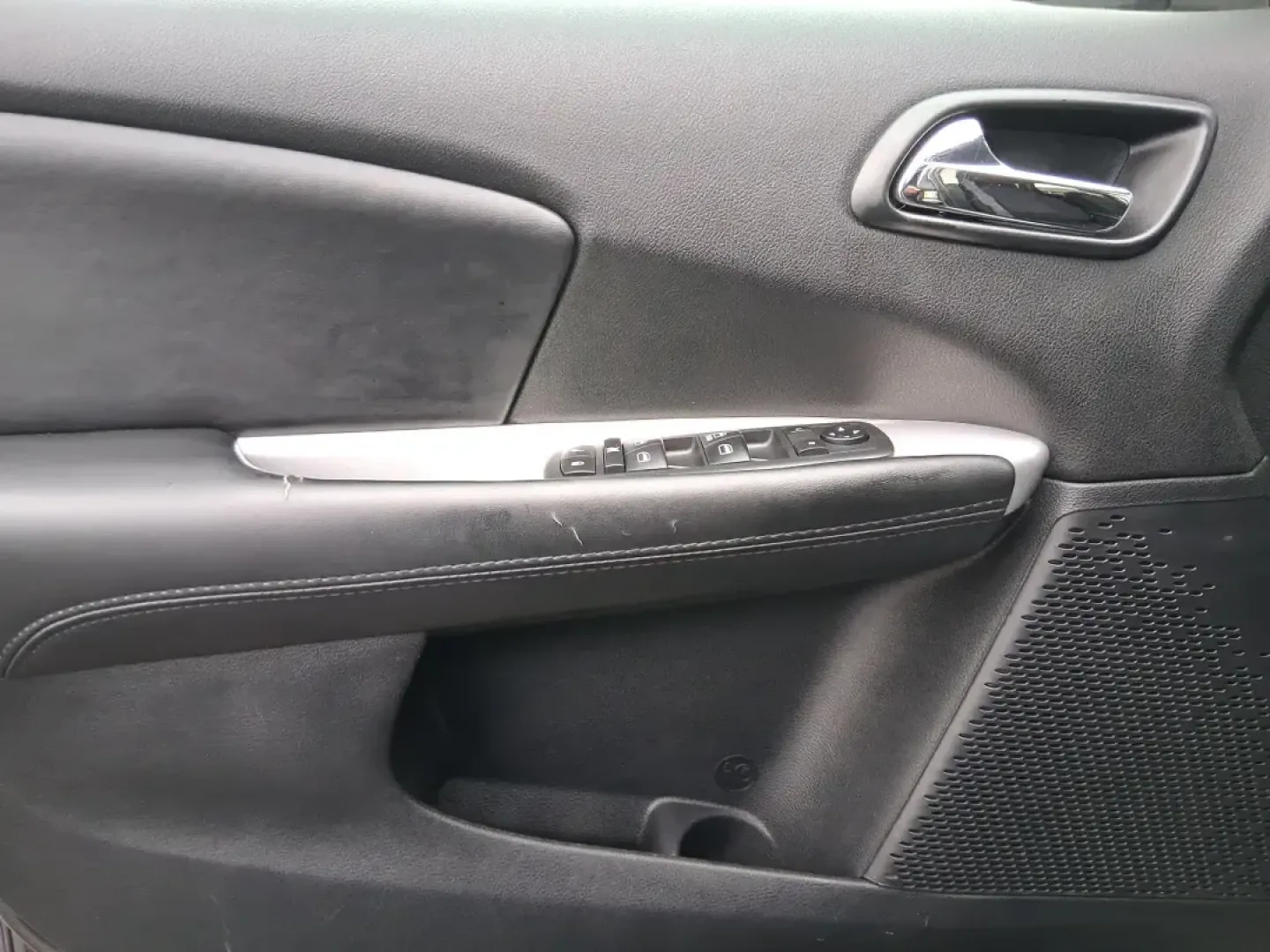 2019 Dodge Journey SE (3C4PDCBB0KT) with an 2.4L L6 DOHC 16V engine, 4A transmission, located at 1230 East Main St, Xenia, OH, 45385, (937) 908-9800, 39.688026, -83.910172 - ### Discover Your Next Adventure with the 2019 Dodge Journey SE Perfect for Growing Families!<br /> <br /> Are you looking for a reliable and spacious SUV that can accommodate your family's needs and adventures? Look no further than this 2019 Dodge Journey SE, now available at Advantage Car and Cre - Photo#18