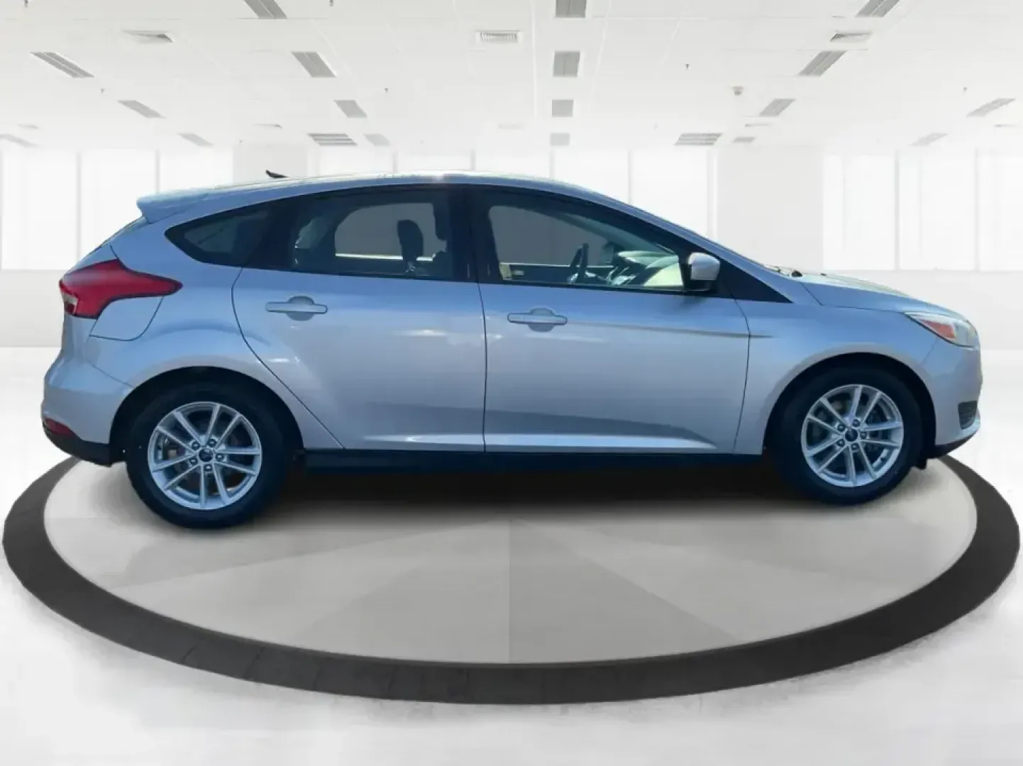 2018 Ford Focus SE (1FADP3K23JL) with an 2L I-4 gasoline direct injection engine, Automatic transmission, located at 1184 Kauffman Ave, Fairborn, OH, 45324, (937) 908-9800, 39.807072, -84.030914 - Pack the gear, load the kids' backpacks, or just make your weekday commute feel easier-this 2018 Ford Focus SE Hatchback is the kind of practical, city-friendly ride that fits real life in Moraine. With its hatchback versatility, efficient size for tight parking, and everyday comfort features, it's- Photo#1