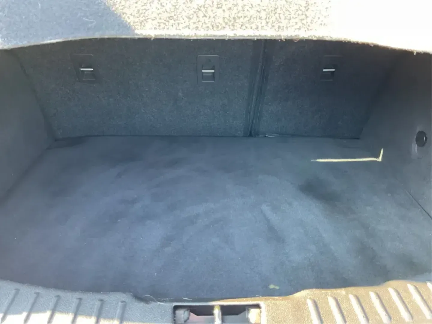 2018 Ford Focus SE (1FADP3K23JL) with an 2L I-4 gasoline direct injection engine, Automatic transmission, located at 1184 Kauffman Ave, Fairborn, OH, 45324, (937) 908-9800, 39.807072, -84.030914 - Pack the gear, load the kids' backpacks, or just make your weekday commute feel easier-this 2018 Ford Focus SE Hatchback is the kind of practical, city-friendly ride that fits real life in Moraine. With its hatchback versatility, efficient size for tight parking, and everyday comfort features, it's- Photo#12