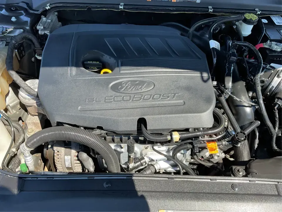 2018 Ford Fusion SE (3FA6P0HD3JR) with an 1.5L L4 DOHC 16V engine, 6A transmission, located at 8750 N County Rd 25A, Piqua, OH, 45356, (937) 908-9800, 40.164391, -84.232513 - Looking for a reliable sedan that combines style, comfort, and practicality? Look no further than the 2018 Ford Fusion SE, available now at Advantage Car and Credit in Vandalia, OH! Perfect for your daily commute, family outings, or even weekend adventures, this vehicle is designed to enhance your l - Photo#11