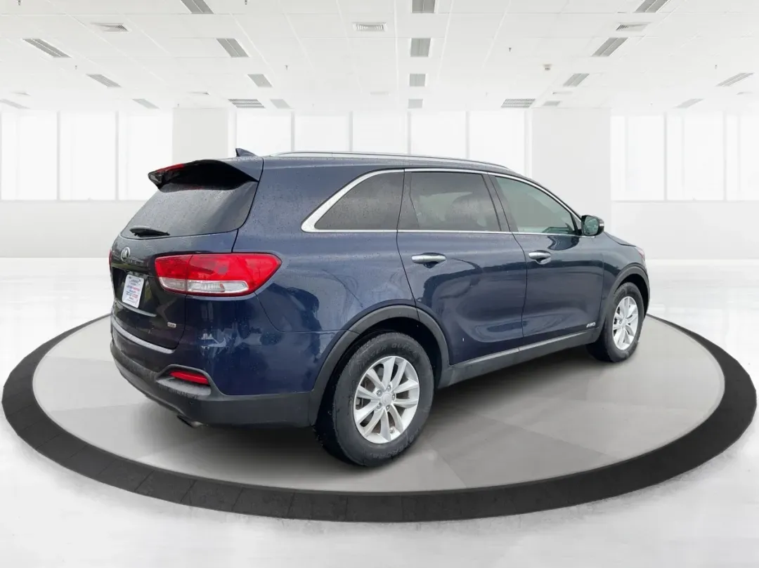 2018 Kia Sorento 2.4L LX (5XYPGDA30JG) with an 2.4L I-4 gasoline direct injection engine, located at 1230 East Main St, Xenia, OH, 45385, (937) 908-9800, 39.688026, -83.910172 - **Explore the Open Road in Style with the 2018 Kia Sorento - Perfect for Every Family Adventure!**<br /> <br /> Are you ready for your next family road trip or weekend getaway? The 2018 Kia Sorento is the SUV that will elevate your lifestyle and ensure every journey is memorable. With its spacious i - Photo#2