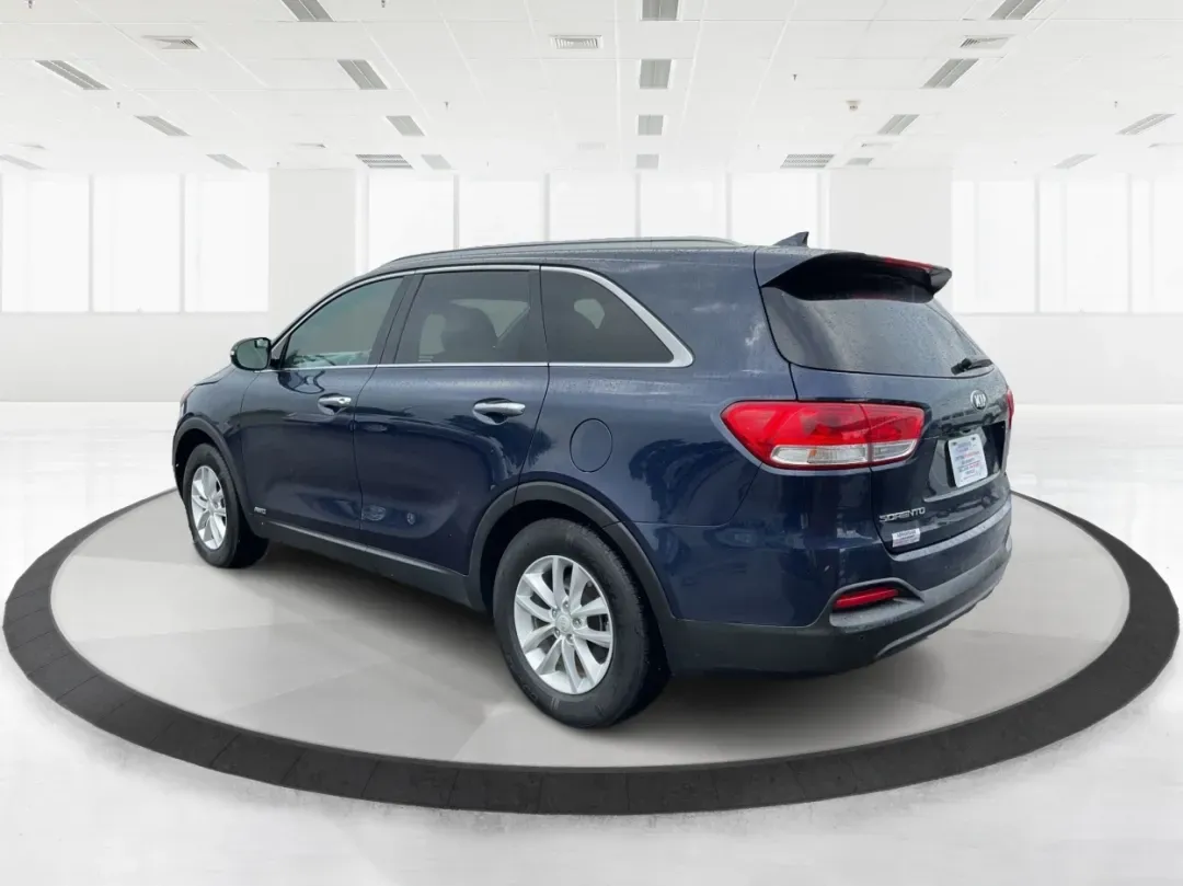 2018 Kia Sorento 2.4L LX (5XYPGDA30JG) with an 2.4L I-4 gasoline direct injection engine, located at 1230 East Main St, Xenia, OH, 45385, (937) 908-9800, 39.688026, -83.910172 - **Explore the Open Road in Style with the 2018 Kia Sorento - Perfect for Every Family Adventure!**<br /> <br /> Are you ready for your next family road trip or weekend getaway? The 2018 Kia Sorento is the SUV that will elevate your lifestyle and ensure every journey is memorable. With its spacious i - Photo#4
