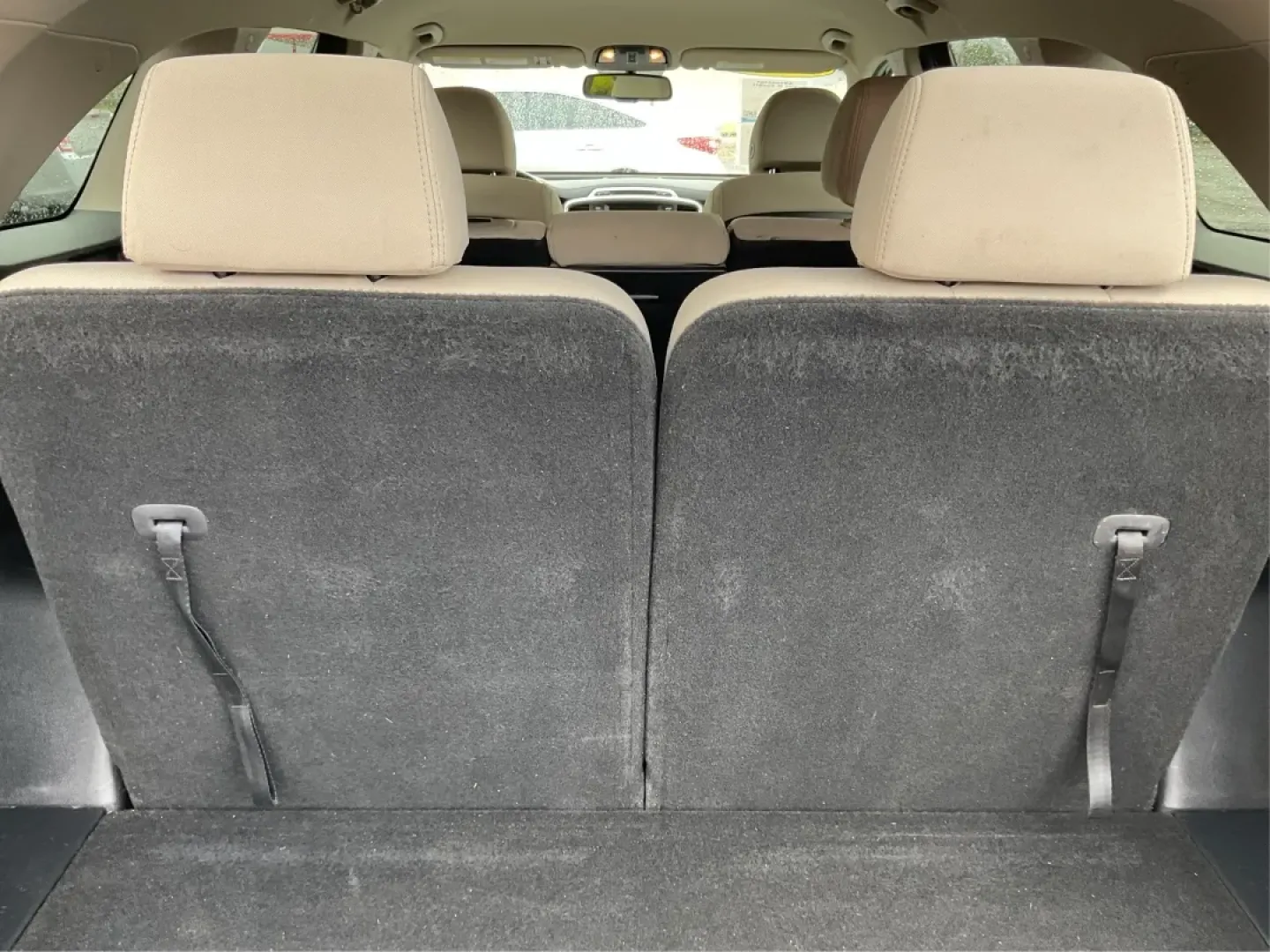 2018 Kia Sorento 2.4L LX (5XYPGDA30JG) with an 2.4L I-4 gasoline direct injection engine, located at 1230 East Main St, Xenia, OH, 45385, (937) 908-9800, 39.688026, -83.910172 - **Explore the Open Road in Style with the 2018 Kia Sorento - Perfect for Every Family Adventure!**<br /> <br /> Are you ready for your next family road trip or weekend getaway? The 2018 Kia Sorento is the SUV that will elevate your lifestyle and ensure every journey is memorable. With its spacious i - Photo#12