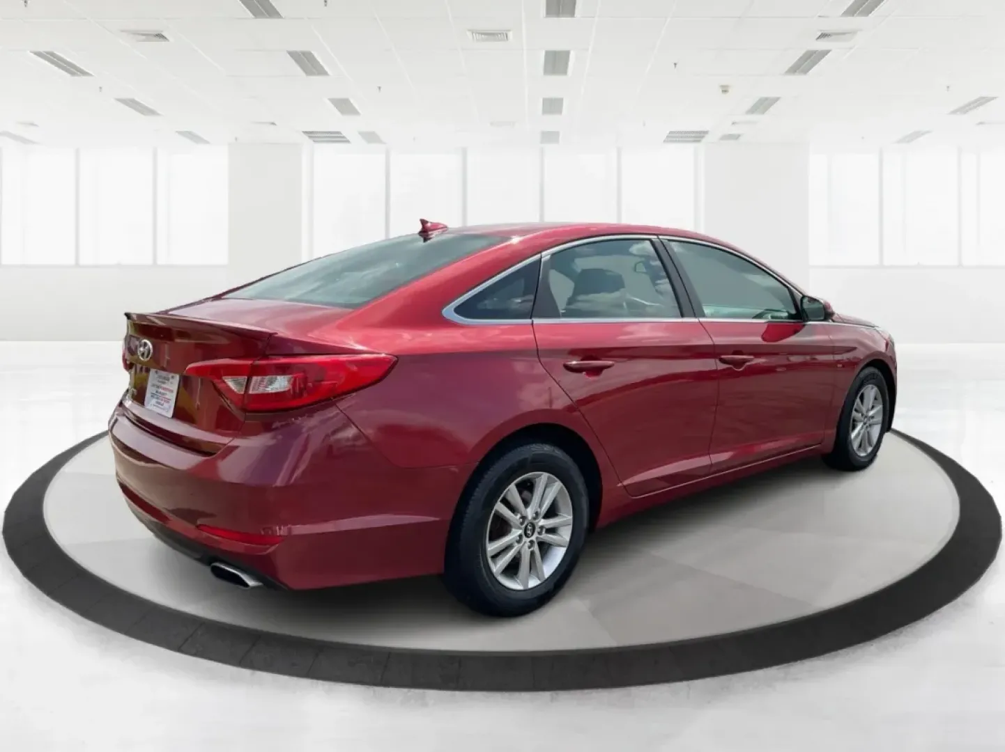 2016 Hyundai Sonata SE (5NPE24AF3GH) with an 2.4L I-4 gasoline direct injection engine, 7A transmission, located at 1099 N County Rd 25A, Troy, OH, 45373, (937) 908-9800, 40.057079, -84.212883 - **Discover Your Ideal Family Sedan: 2016 Hyundai Sonata SE at Advantage Car and Credit - Moraine**<br /> <br /> Are you in search of a dependable vehicle that perfectly fits your family's lifestyle or makes your daily commute a breeze? Look no further! Presenting the 2016 Hyundai Sonata SE, a stylis - Photo#2