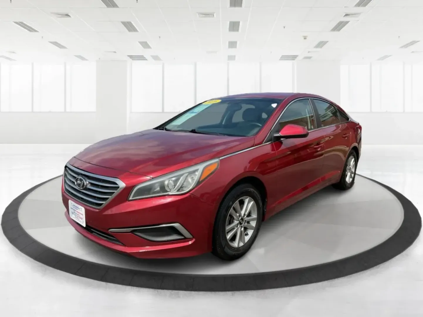 2016 Hyundai Sonata SE (5NPE24AF3GH) with an 2.4L I-4 gasoline direct injection engine, 7A transmission, located at 1099 N County Rd 25A, Troy, OH, 45373, (937) 908-9800, 40.057079, -84.212883 - **Discover Your Ideal Family Sedan: 2016 Hyundai Sonata SE at Advantage Car and Credit - Moraine**<br /> <br /> Are you in search of a dependable vehicle that perfectly fits your family's lifestyle or makes your daily commute a breeze? Look no further! Presenting the 2016 Hyundai Sonata SE, a stylis - Photo#8