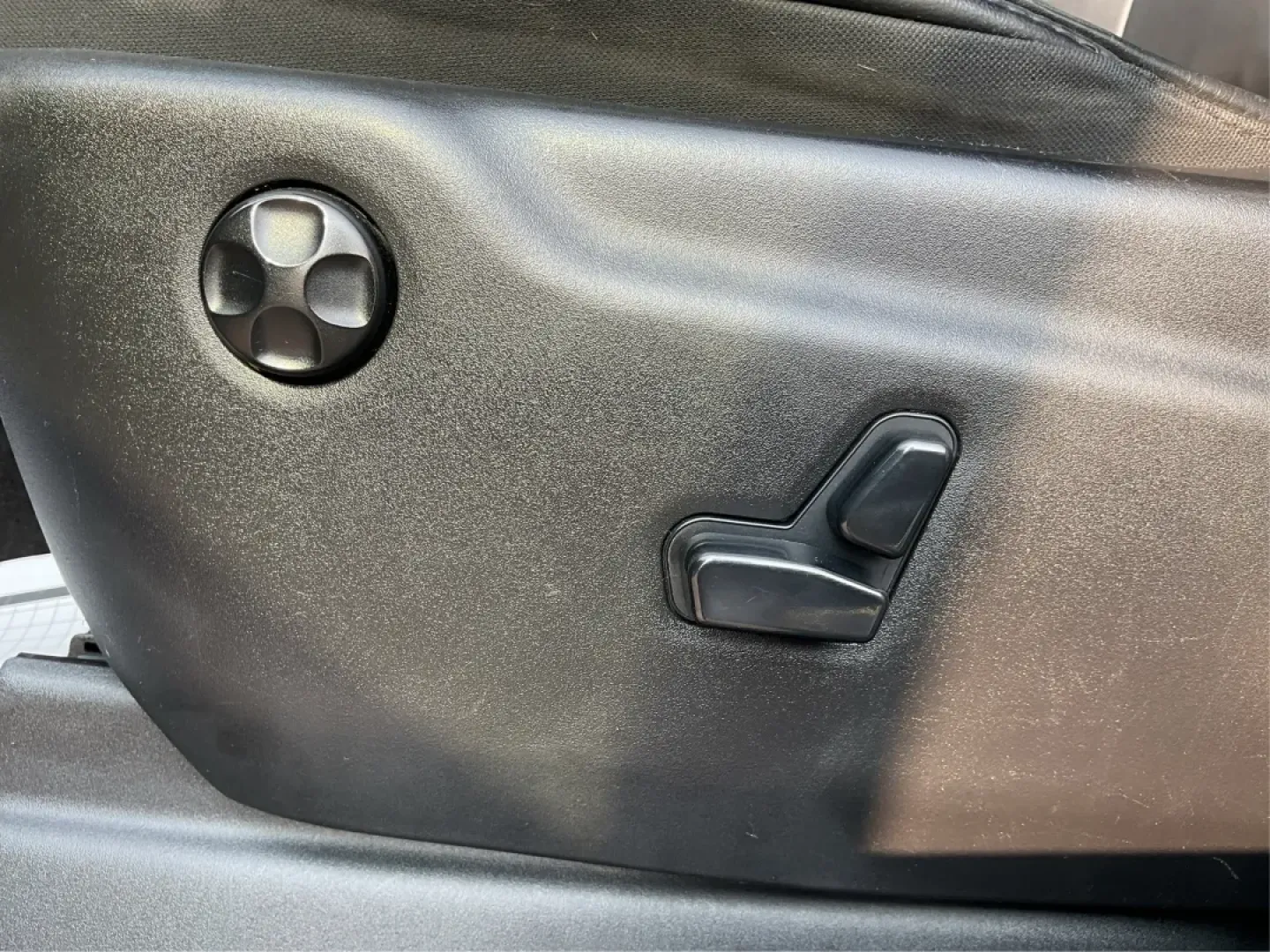 2015 Dodge Durango Limited (1C4RDJDGXFC) with an Other engine, located at 880 E. National Road, Vandalia, OH, 45377, (937) 908-9800, 39.891918, -84.183594 - **Discover Adventure with the 2015 Dodge Durango Limited at Advantage Car and Credit in New Carlisle, OH!**<br /> <br /> Are you on the lookout for a versatile SUV that can handle weekend adventures, family outings, or daily commutes? Look no further! The 2015 Dodge Durango Limited is designed for t - Photo#18