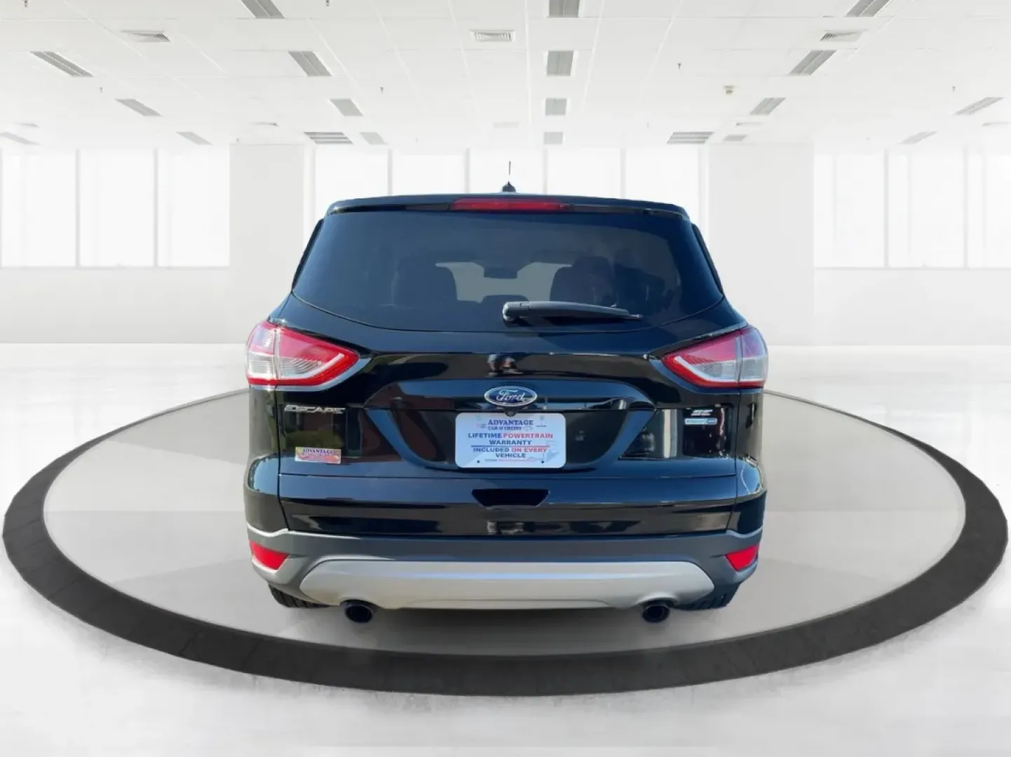 2016 Ford Escape SE (1FMCU9G92GU) with an Other engine, located at 1230 East Main St, Xenia, OH, 45385, (937) 908-9800, 39.688026, -83.910172 - **Adventure Awaits with the 2016 Ford Escape SE at Advantage Car and Credit - New Carlisle!**<br /> <br /> Are you ready to elevate your lifestyle with a vehicle that can handle both your daily commutes and weekend getaways? Look no further than this stunning 2016 Ford Escape SE, available now at Ad - Photo#3